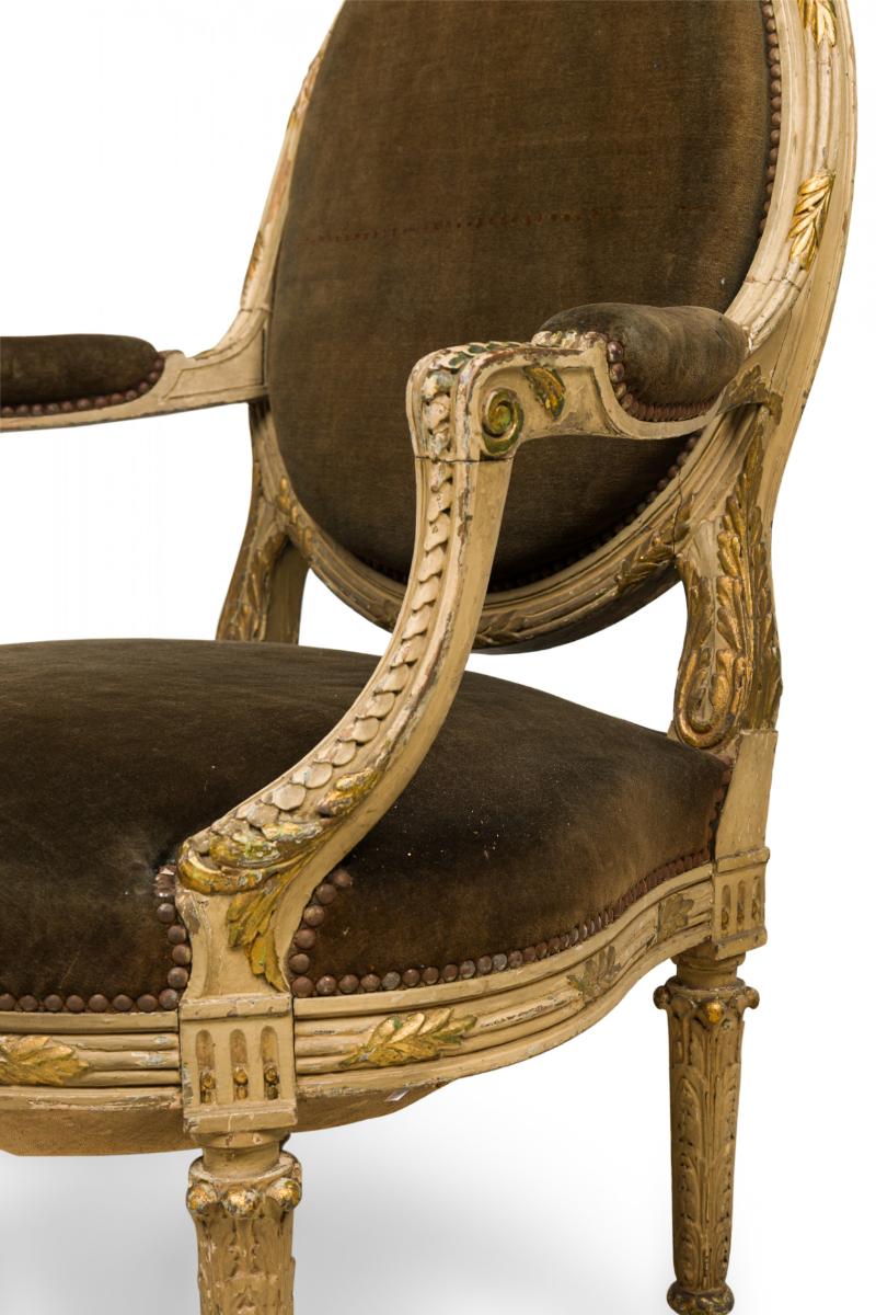 French Louis XVI Style Oval Back Carved Wood Green Velvet Upholstered Armchair For Sale 1