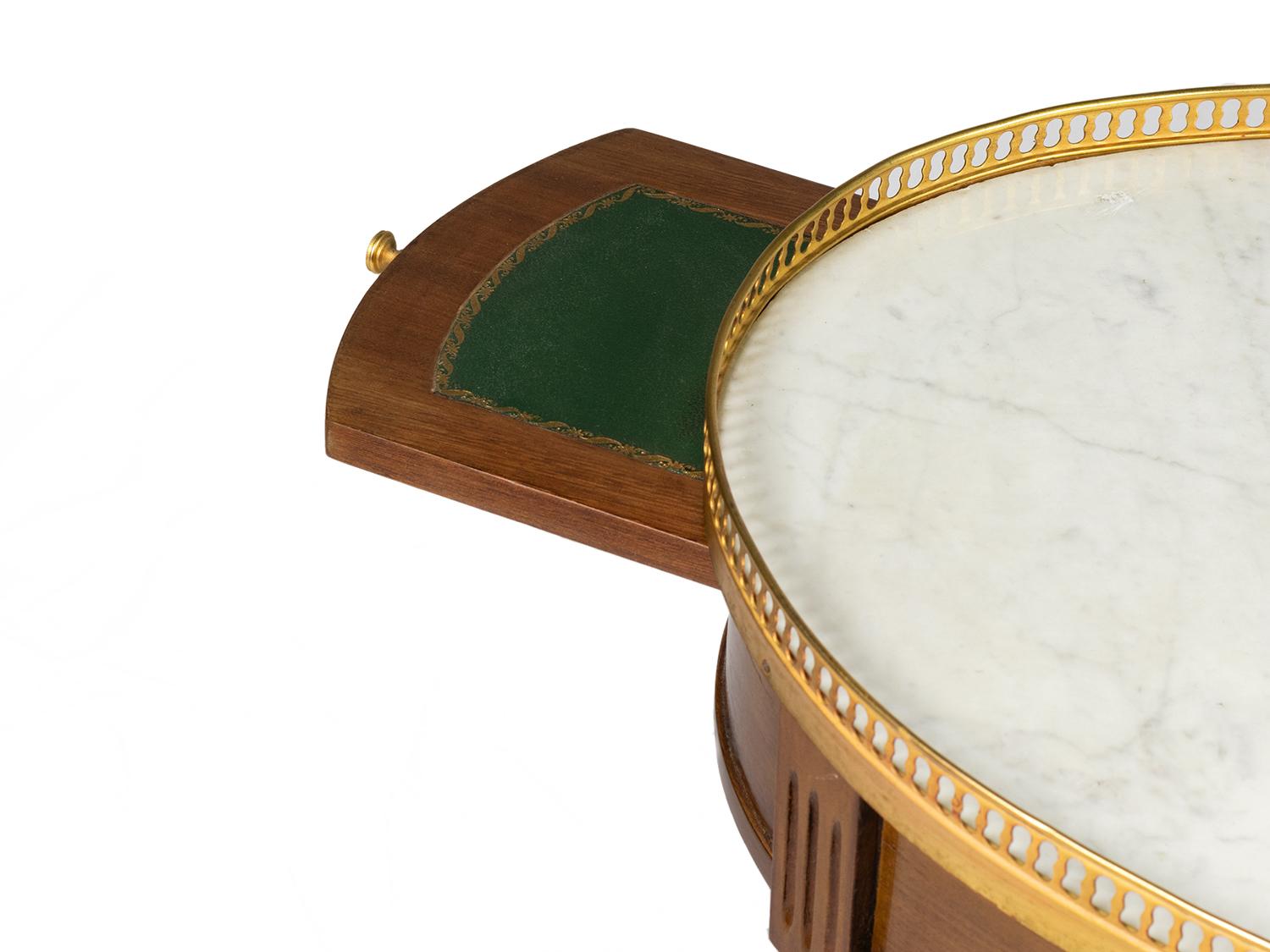 French Louis XVI Style Oval Guéridon Bouillotte Table In Good Condition For Sale In Lisbon, PT