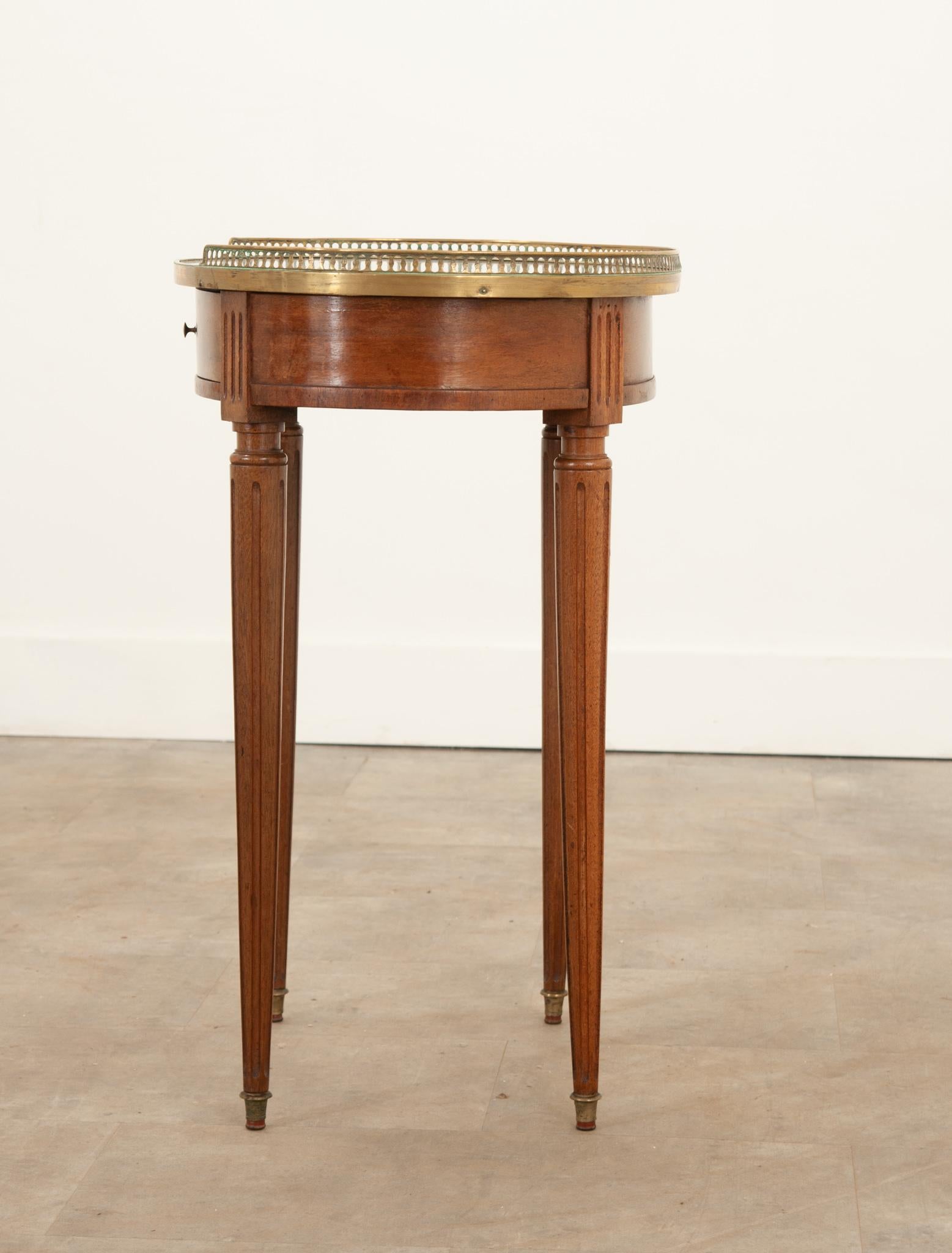 Ovaler Tisch im französischen Louis-XVI.-Stil im Zustand „Gut“ im Angebot in Baton Rouge, LA