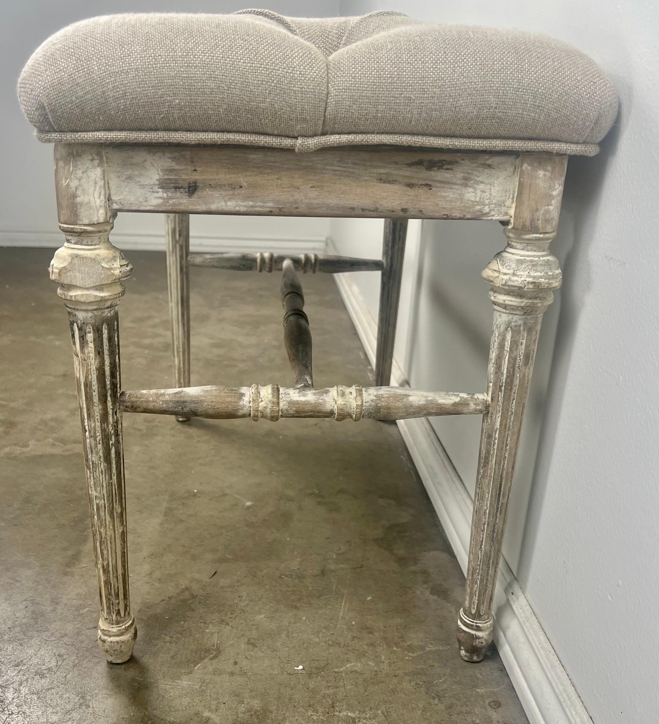 Early 20th Century French Louis XVI Style Painted Bench w/ Belgium Linen For Sale