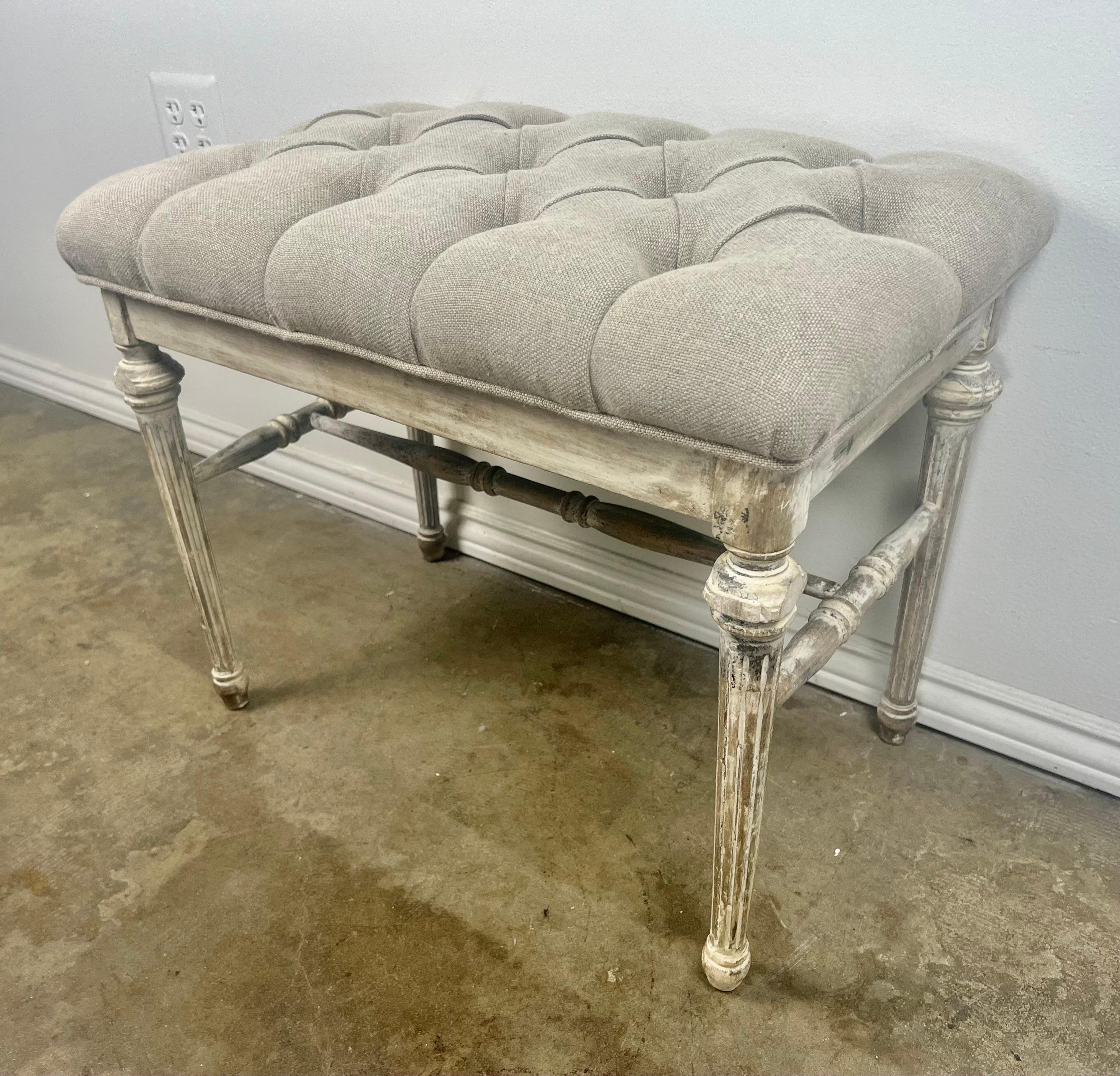 French Louis XVI Style Painted Bench w/ Belgium Linen For Sale 3