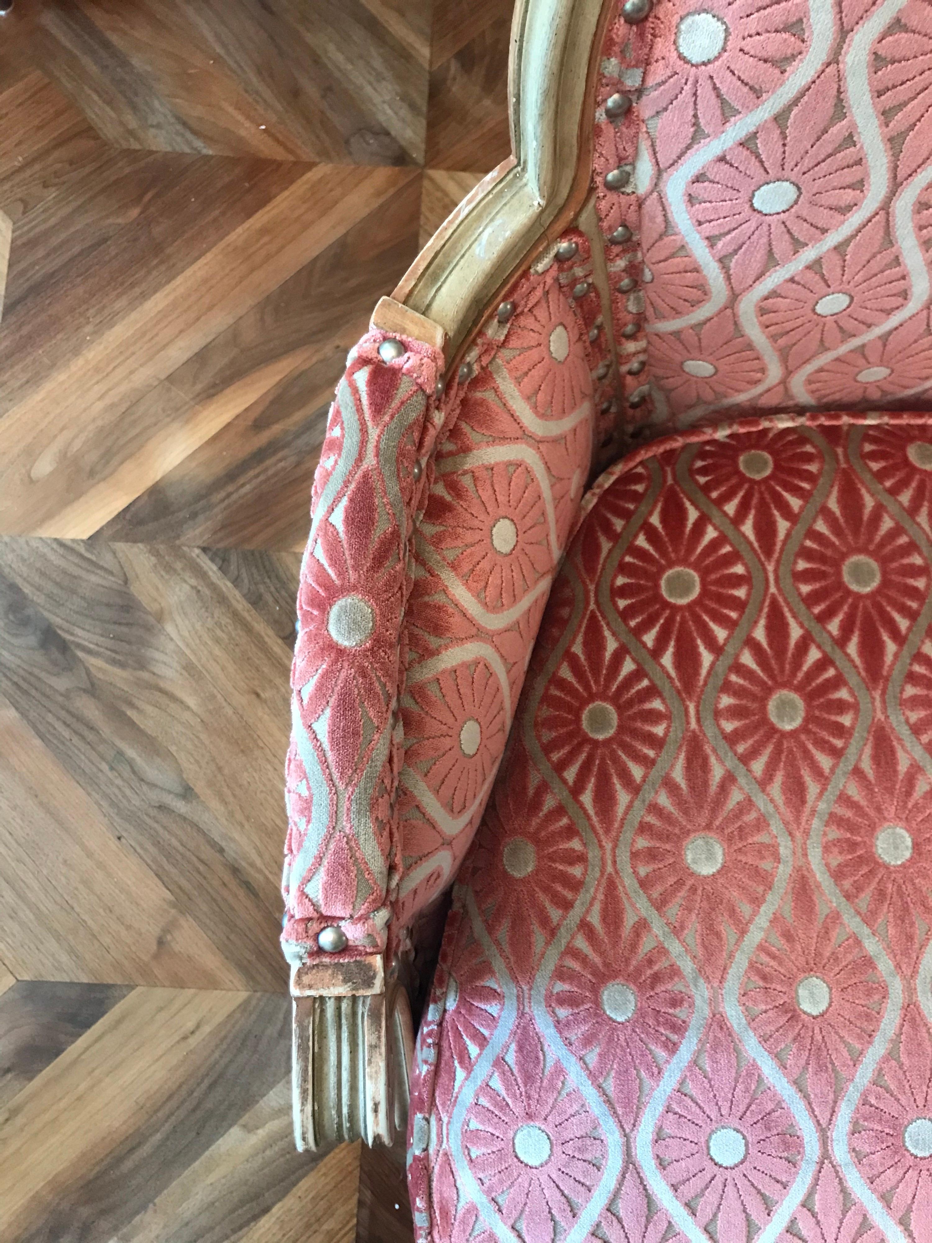 French Louis XVI Style Painted Bergère Chairs In Good Condition For Sale In Livingston, NJ