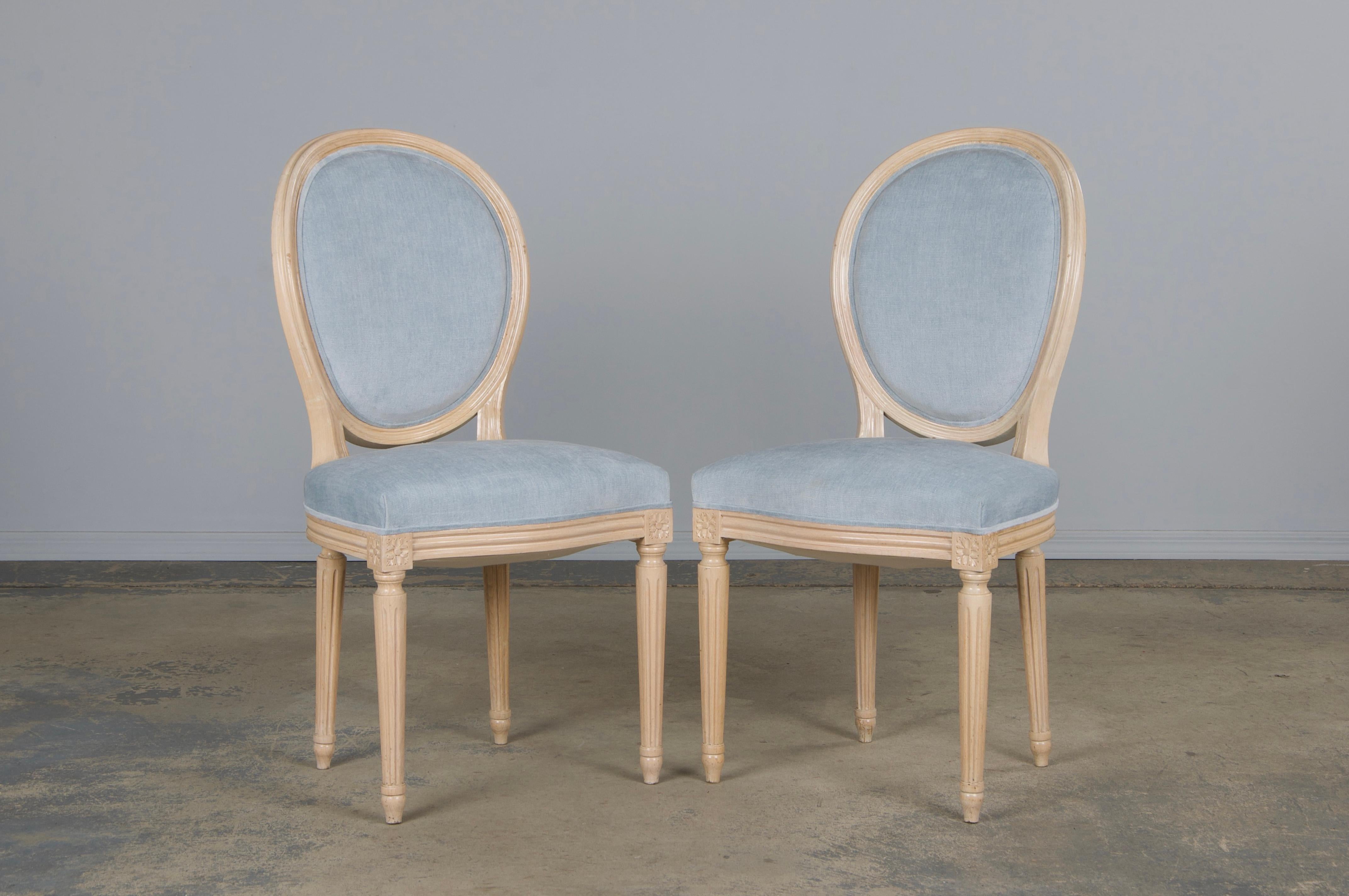 French Louis XVI Style Painted Dining Chairs W/ Light Blue Velvet - Set of 6 For Sale 1