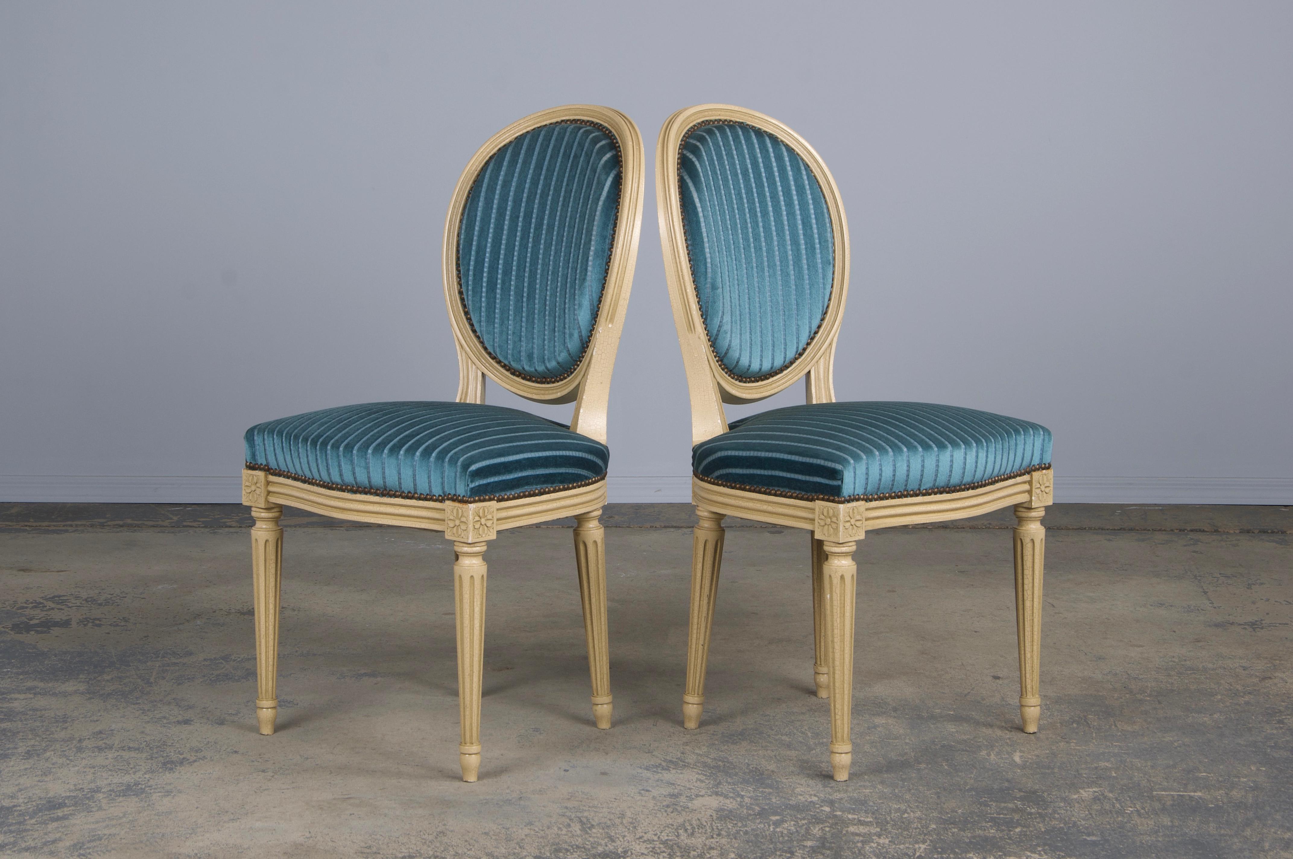 French Louis XVI Style Painted Dining Chairs W/ Striped Blue Velvet - Set of 8 For Sale 8