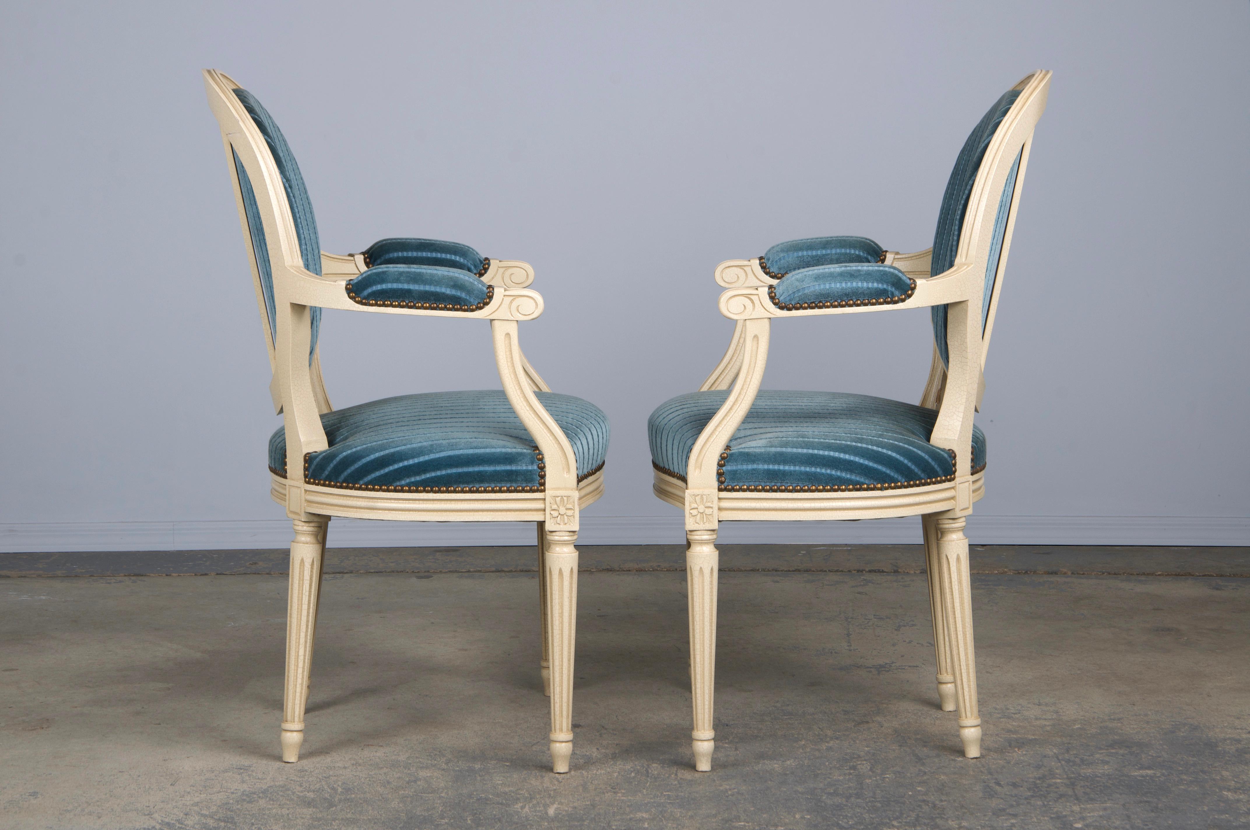 French Louis XVI Style Painted Dining Chairs W/ Striped Blue Velvet - Set of 8 For Sale 13