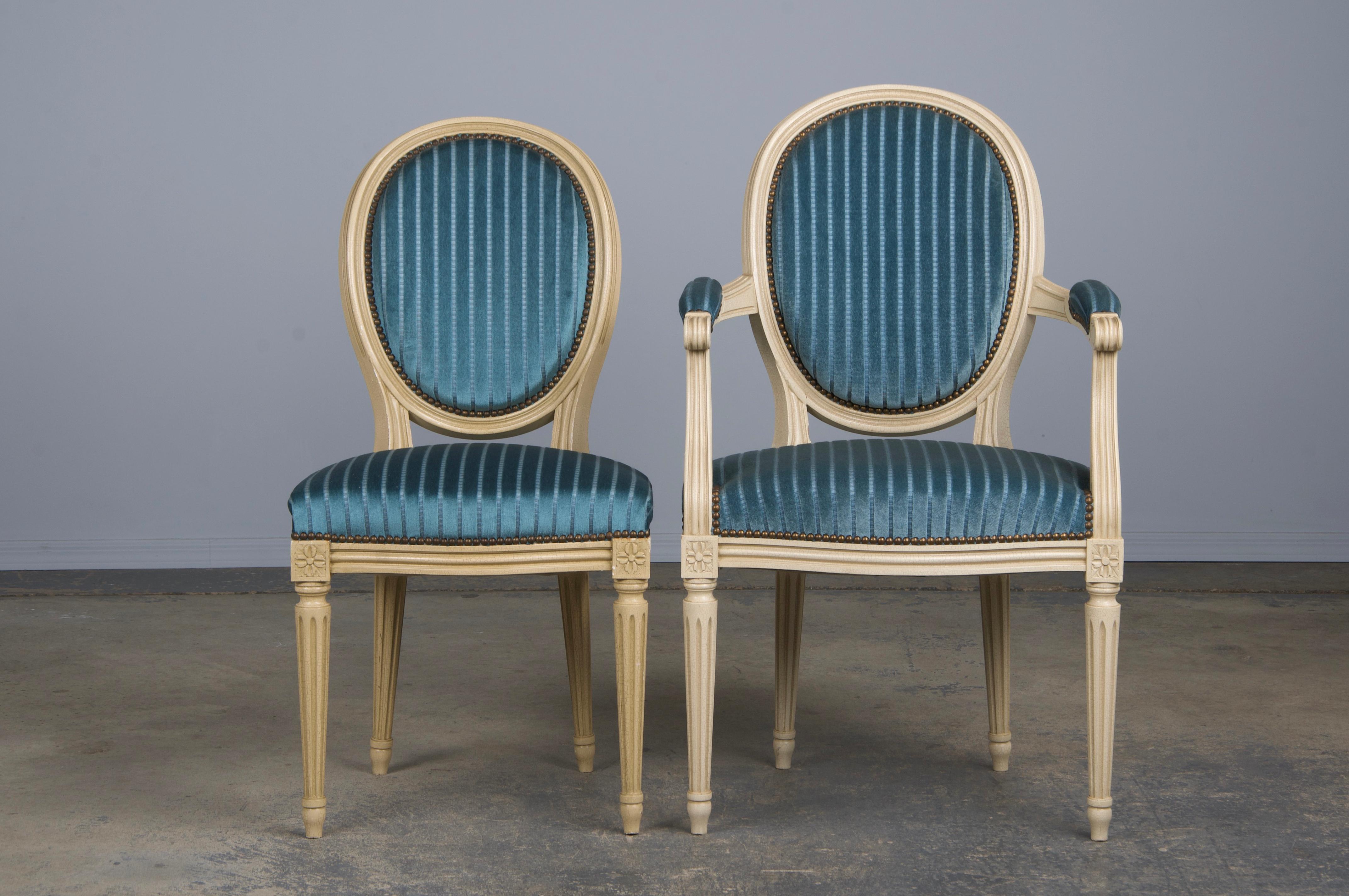 20th Century French Louis XVI Style Painted Dining Chairs W/ Striped Blue Velvet - Set of 8 For Sale