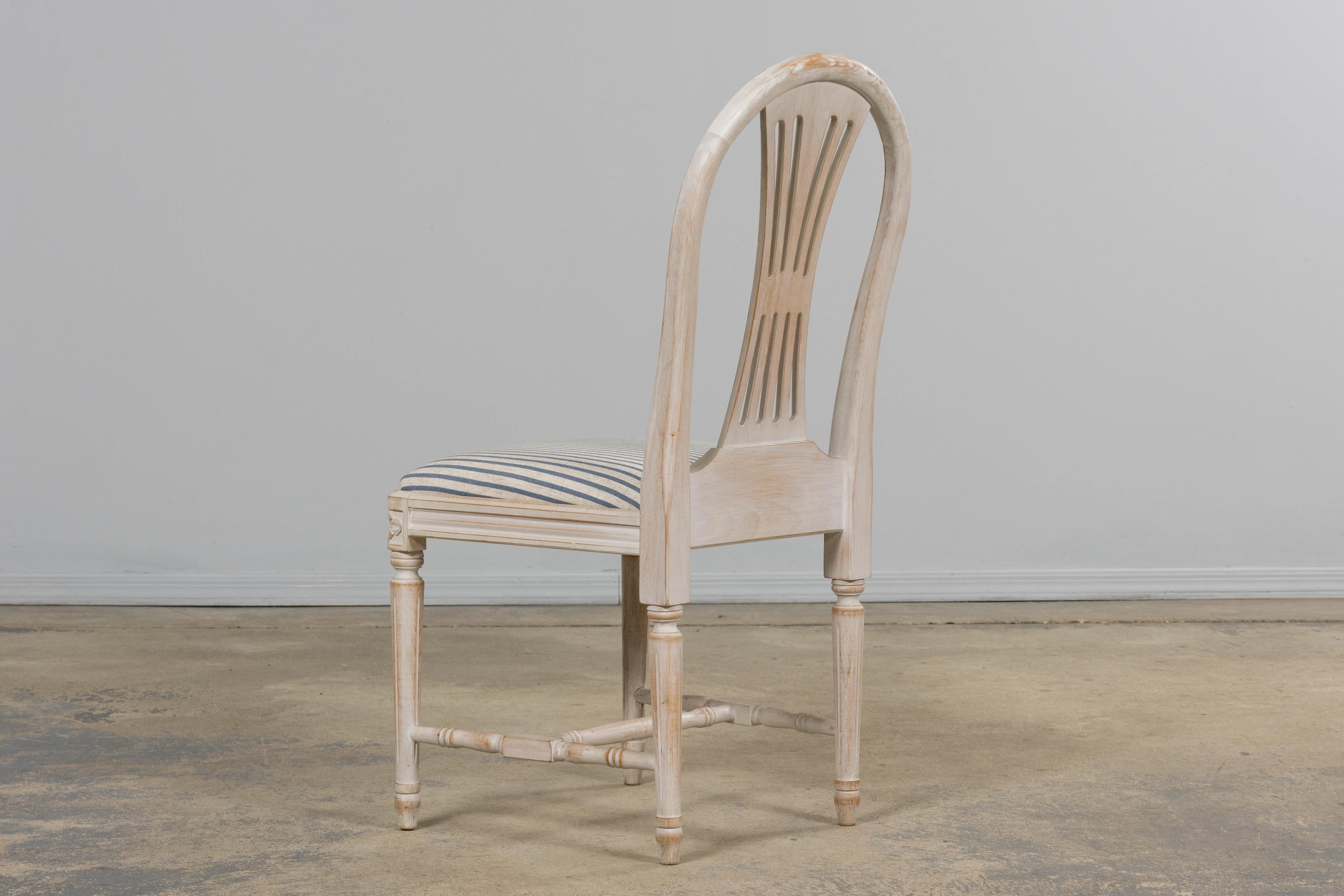 French Louis XVI Style Painted Dining Chairs W/ Striped Linen - Set of 6 en vente 10