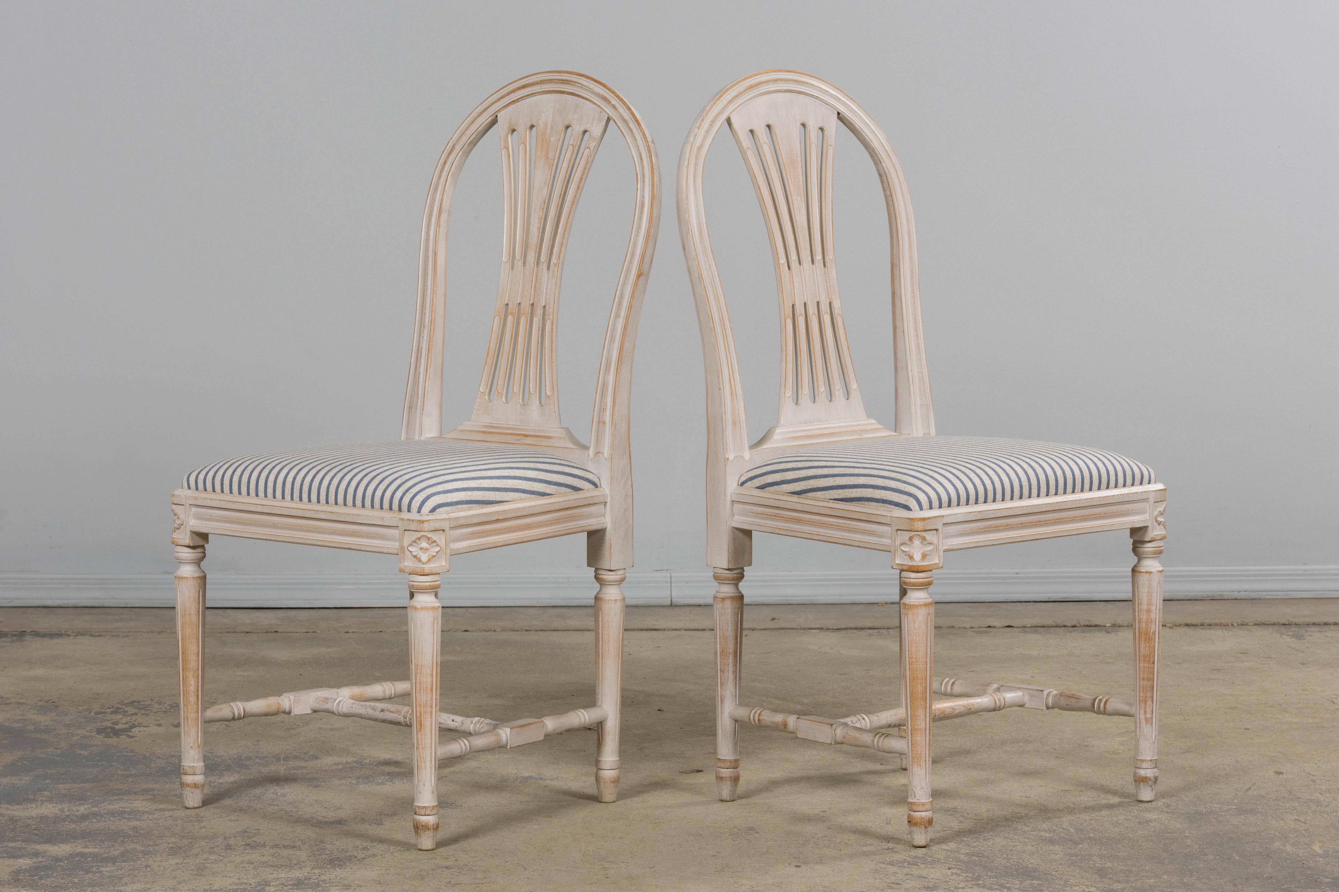 French Louis XVI Style Painted Dining Chairs W/ Striped Linen - Set of 6 en vente 12