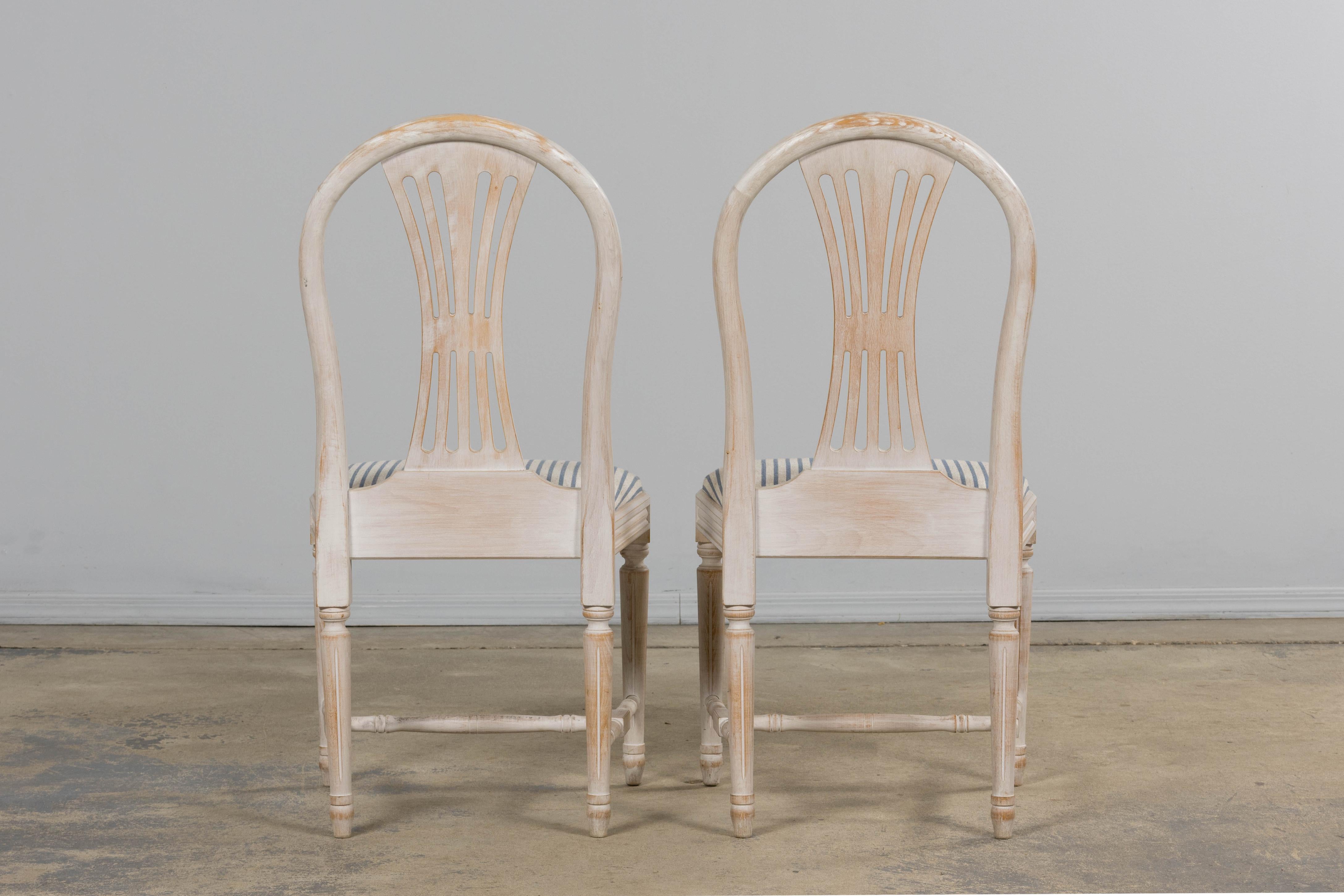 French Louis XVI Style Painted Dining Chairs W/ Striped Linen - Set of 6 en vente 15
