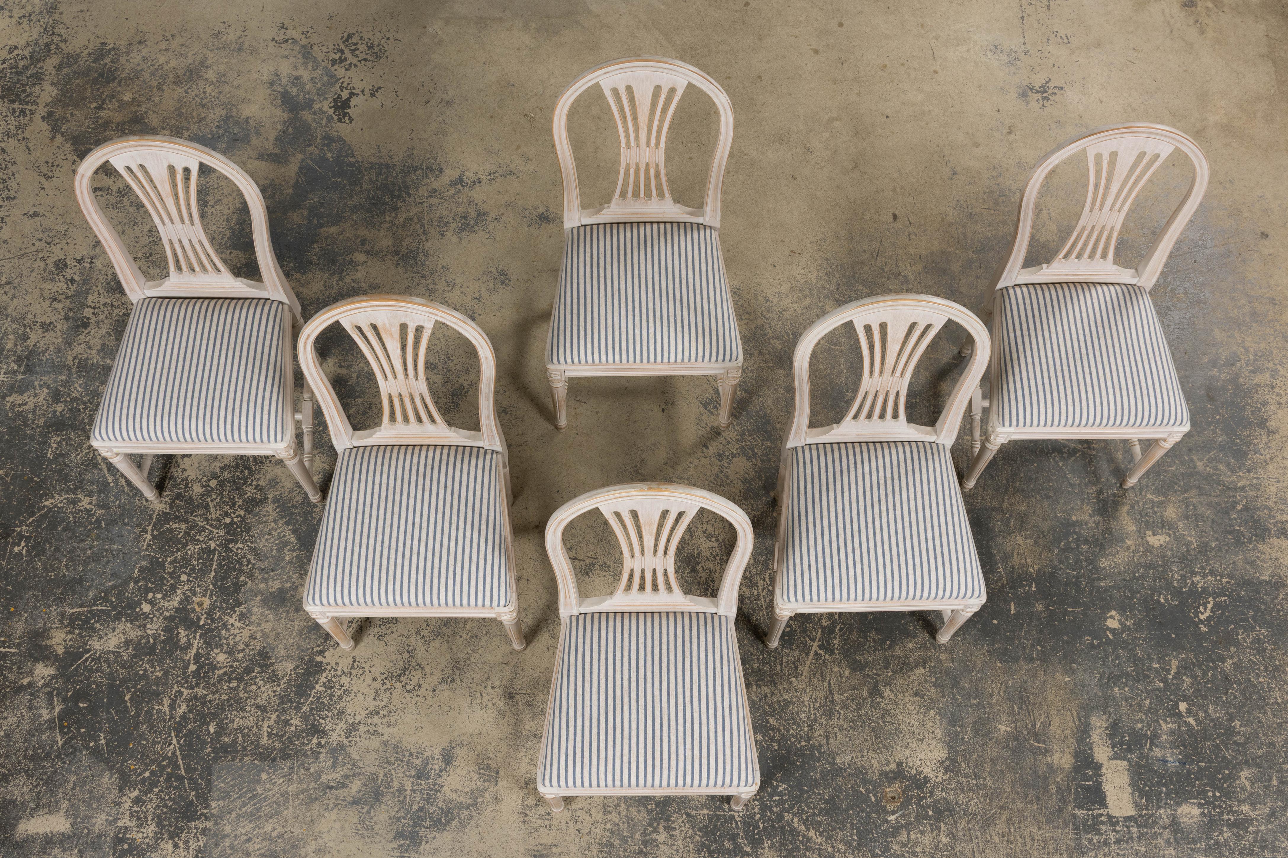 Fait main French Louis XVI Style Painted Dining Chairs W/ Striped Linen - Set of 6 en vente