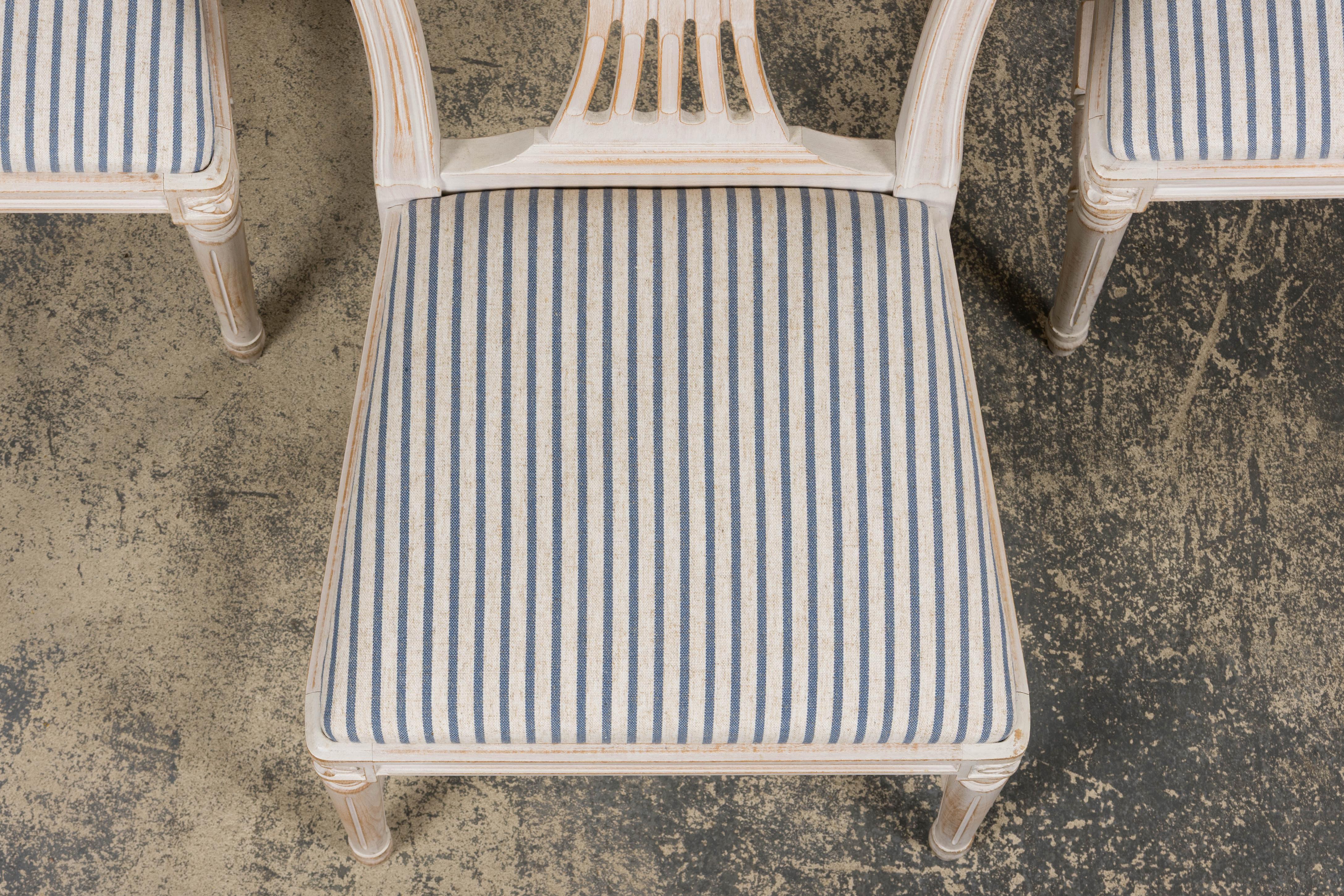 French Louis XVI Style Painted Dining Chairs W/ Striped Linen - Set of 6 Bon état - En vente à Astoria, NY