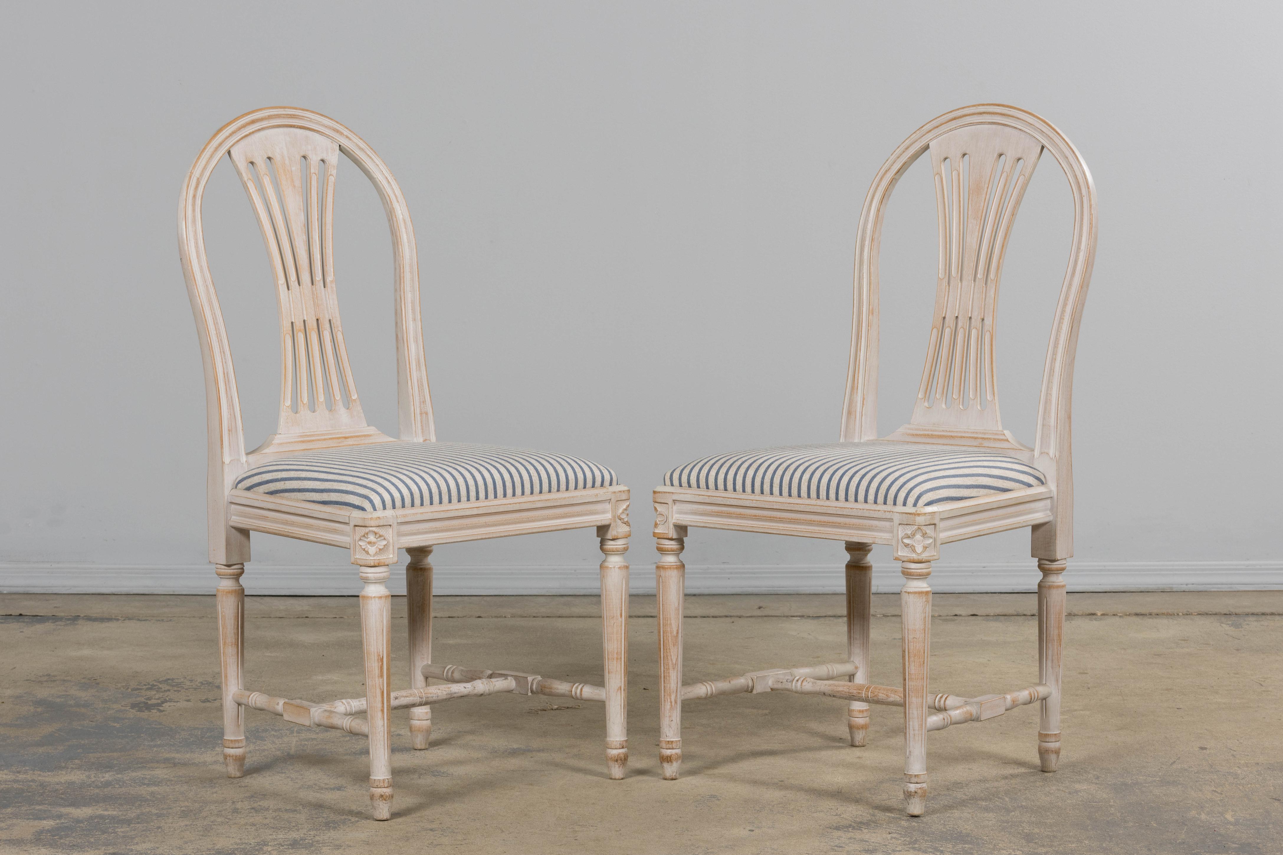 20ième siècle French Louis XVI Style Painted Dining Chairs W/ Striped Linen - Set of 6 en vente