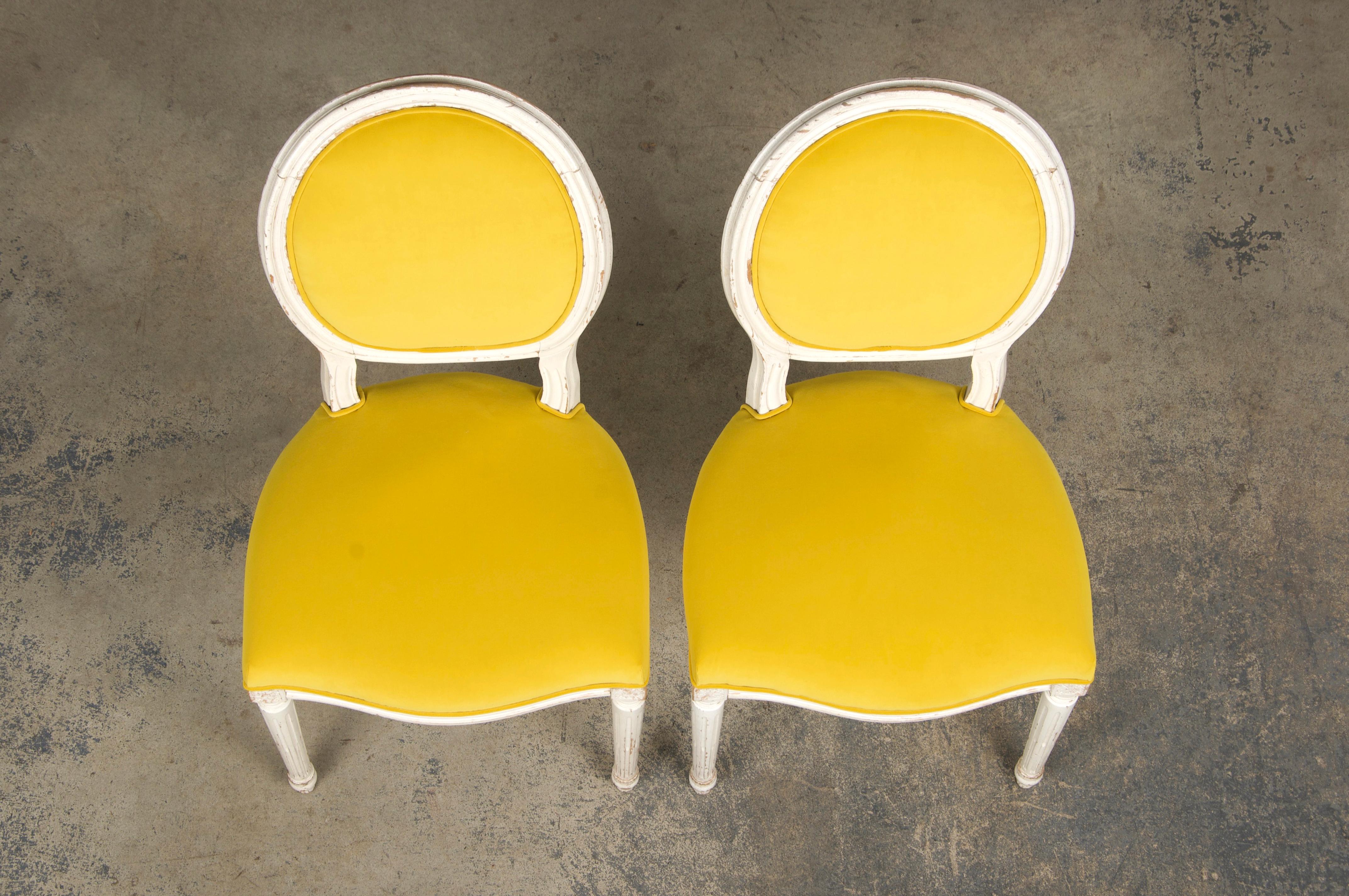 French Louis XVI Style Painted Side Chairs in Lemon Velvet - A Pair In Good Condition For Sale In Astoria, NY
