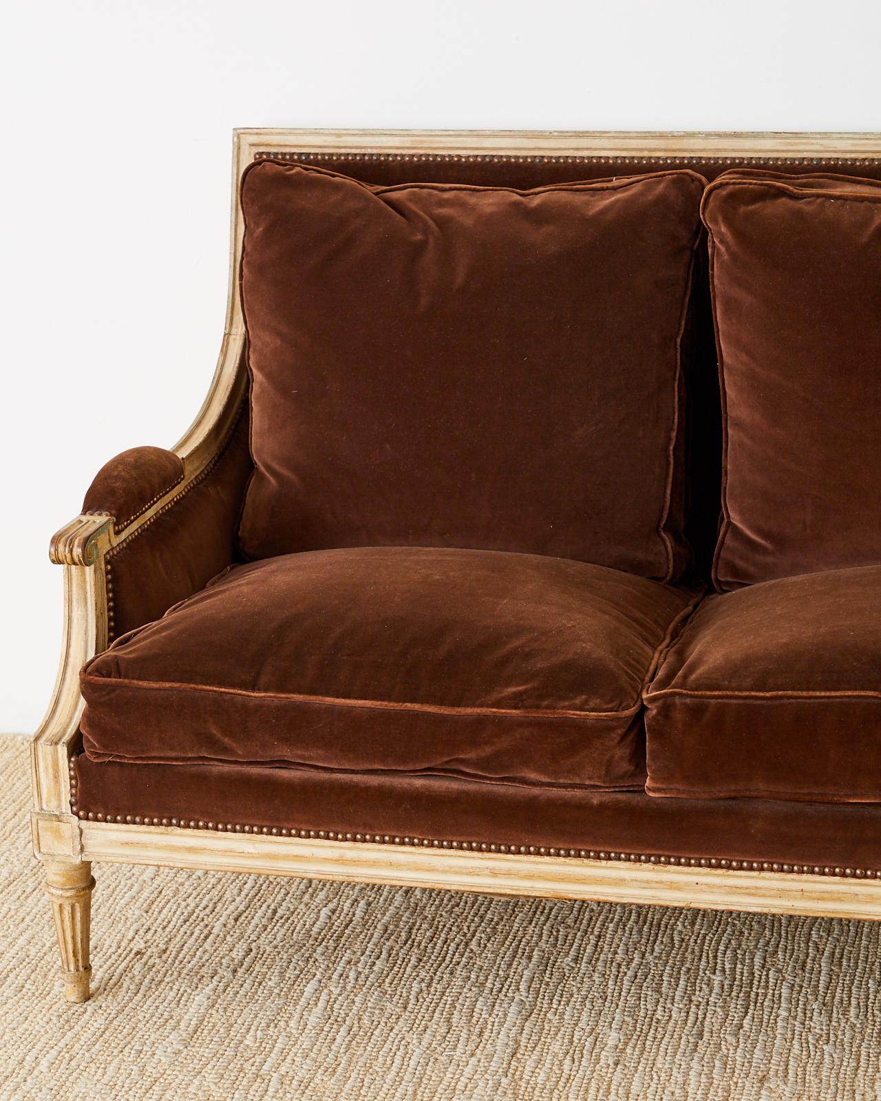 French Louis XVI Style Painted Velvet Settee Canapé In Distressed Condition In Rio Vista, CA