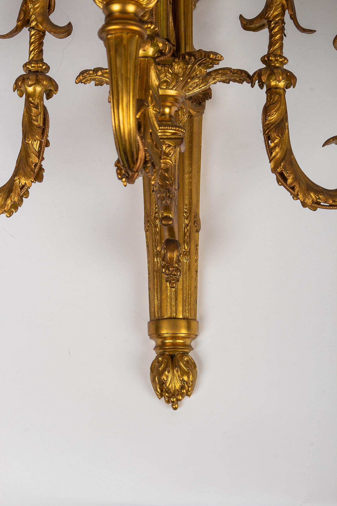 French Louis XVI Style, Pair of Small Chiseled Ormolu Sconces, circa 1880 4
