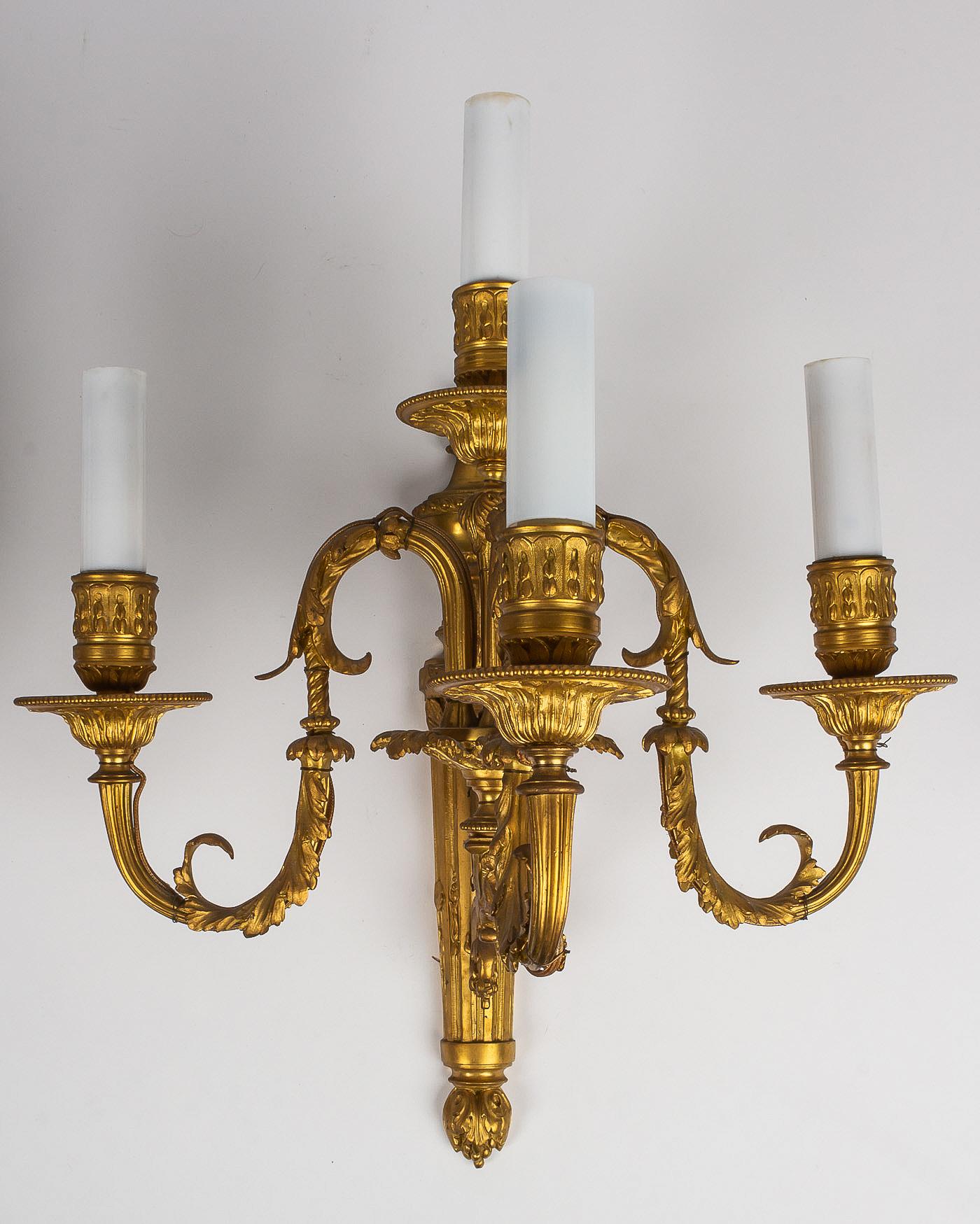 French Louis XVI Style, Pair of Small Chiseled Ormolu Sconces, circa 1880 In Good Condition In Saint Ouen, FR