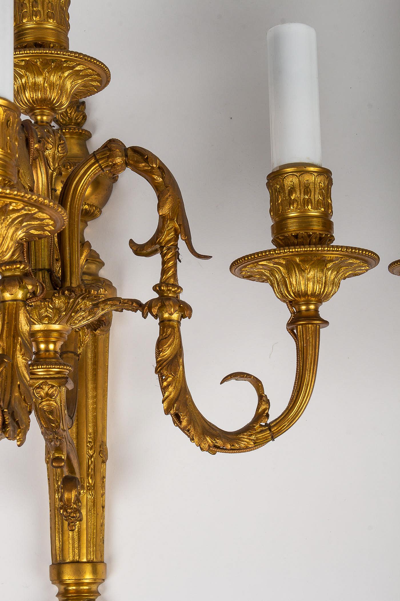 French Louis XVI Style, Pair of Small Chiseled Ormolu Sconces, circa 1880 2