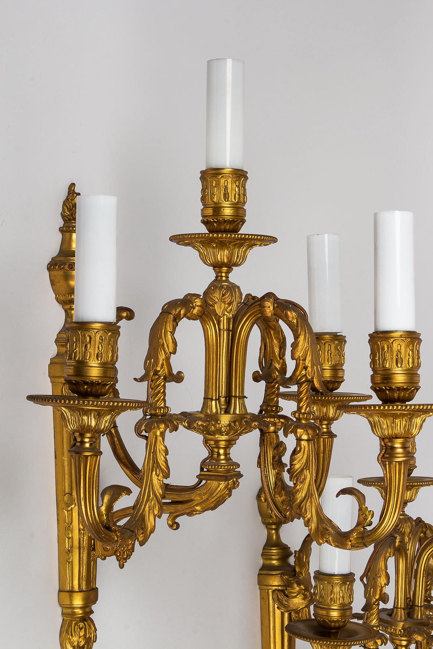 French Louis XVI Style, Pair of Small Chiseled Ormolu Sconces, circa 1880 3