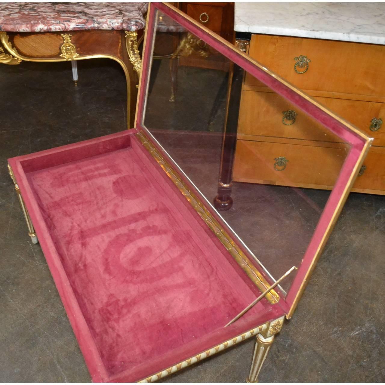 French Louis XVI Style Parcel-Gilt Display Low Table In Good Condition In Dallas, TX