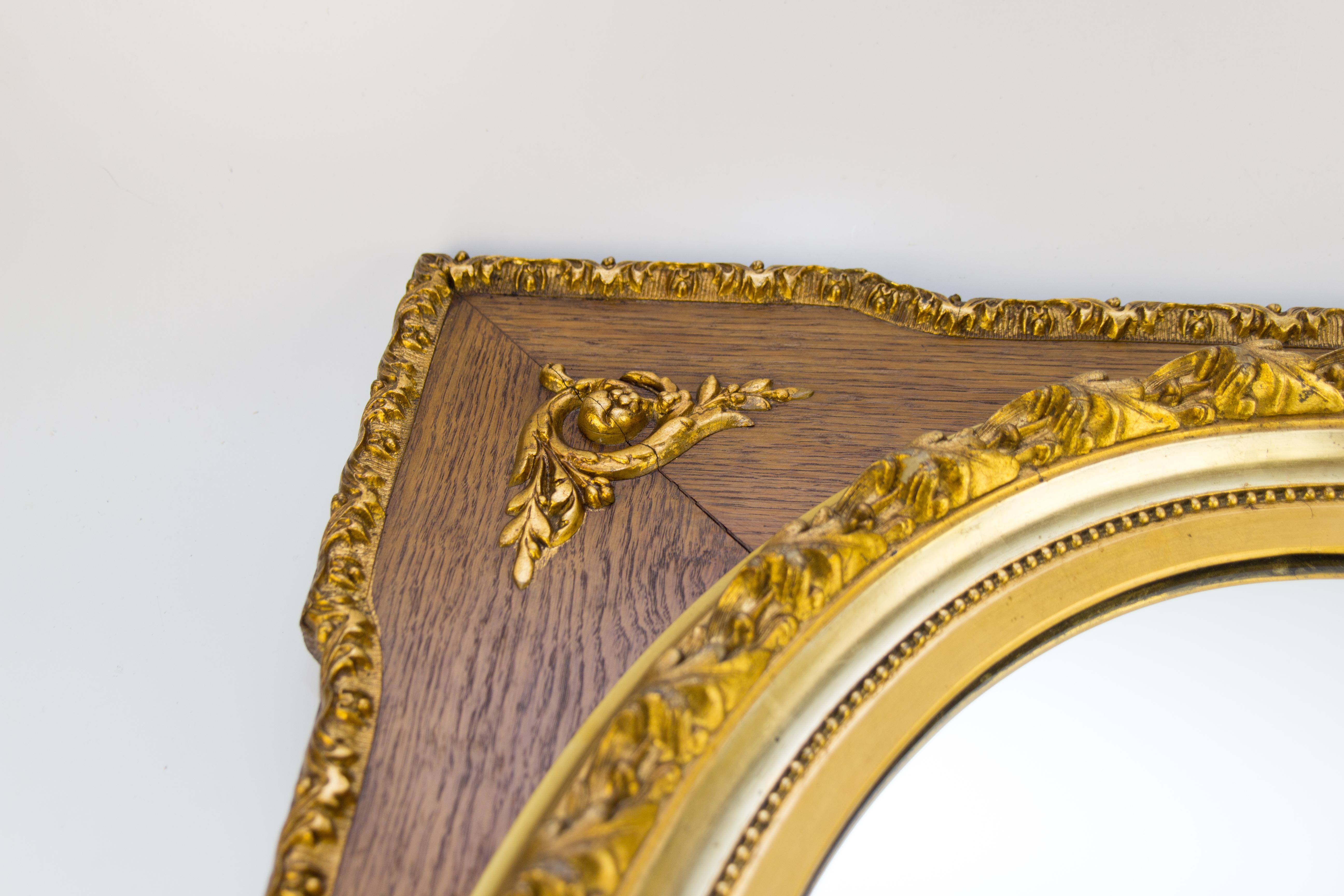 French Louis XVI Style Parcel-Gilt Mirror Frame in Oak In Good Condition In Barntrup, DE