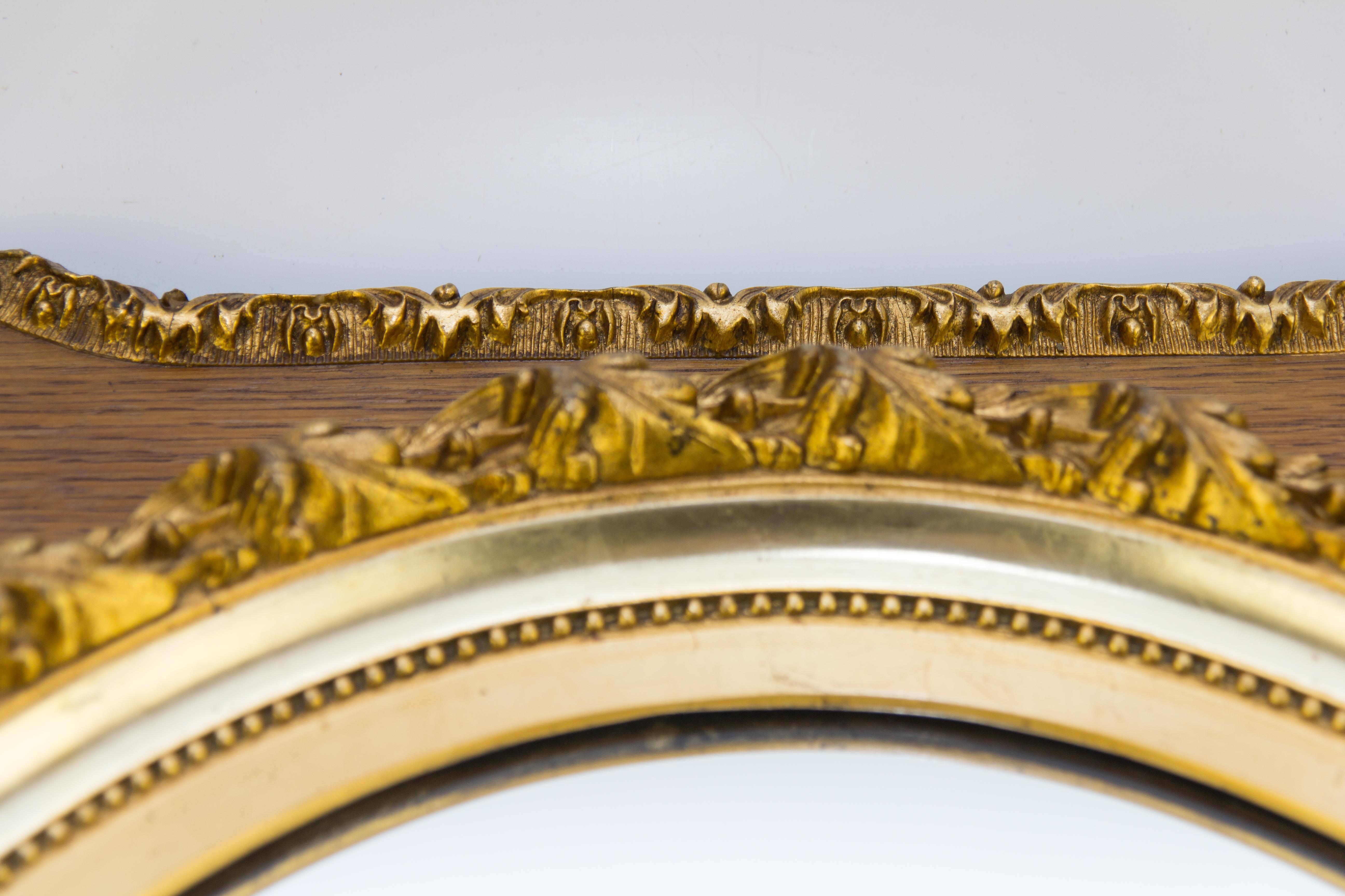 French Louis XVI Style Parcel-Gilt Mirror Frame in Oak (Frühes 20. Jahrhundert)