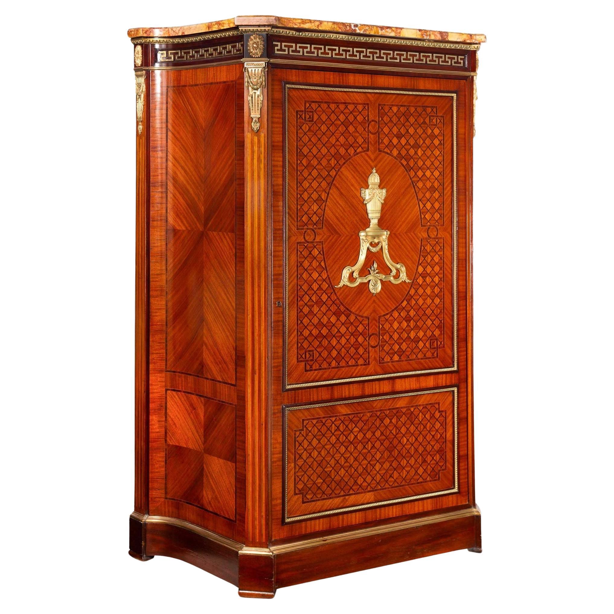 Armoire d'antiquités de style Louis XVI en parqueterie et bronze, vers 1880