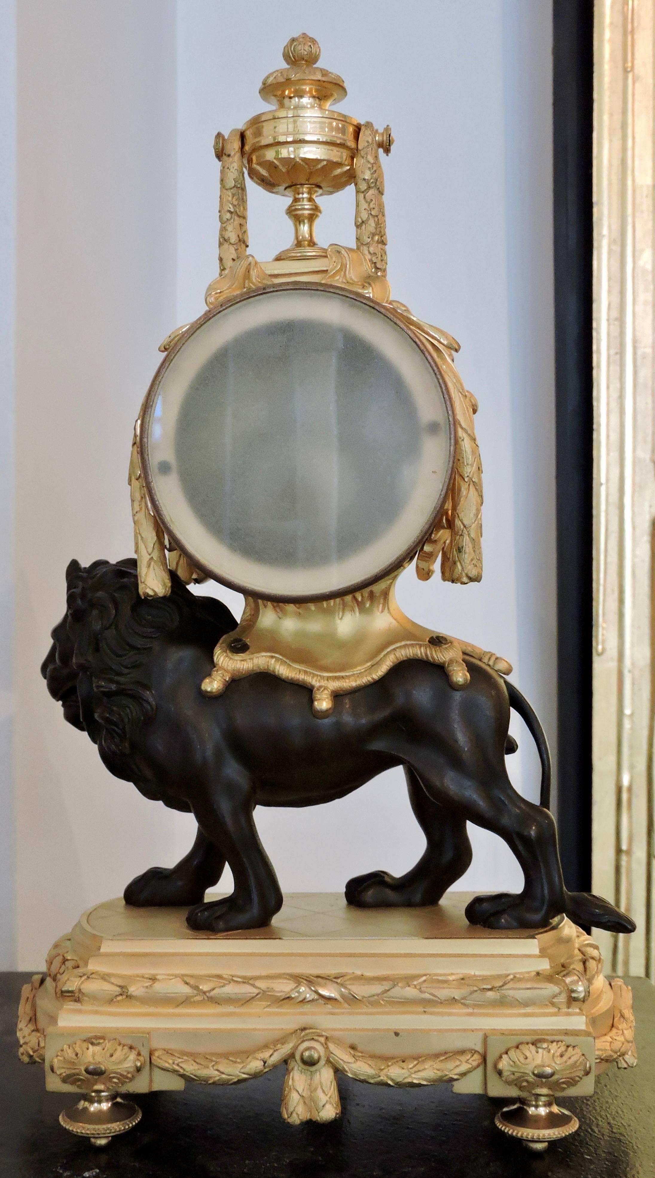 French Louis XVI Style Pendule Au Lion In Excellent Condition In Saint-Ouen, FR