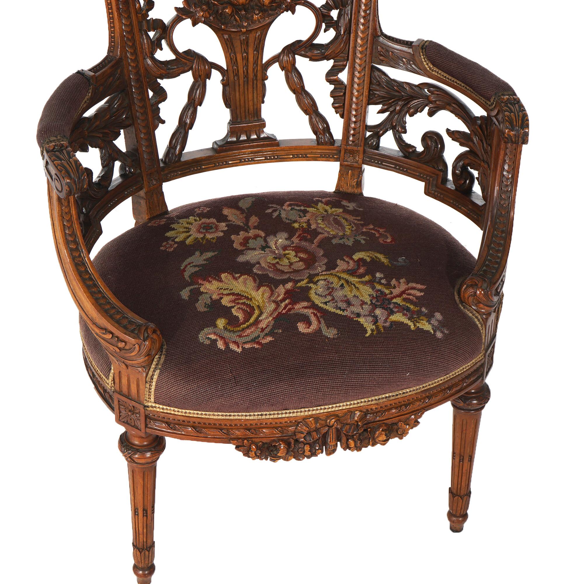 Sedia a cilindro francese in stile Luigi XVI in noce intagliato e reticolato Panier de Fleur in vendita 4