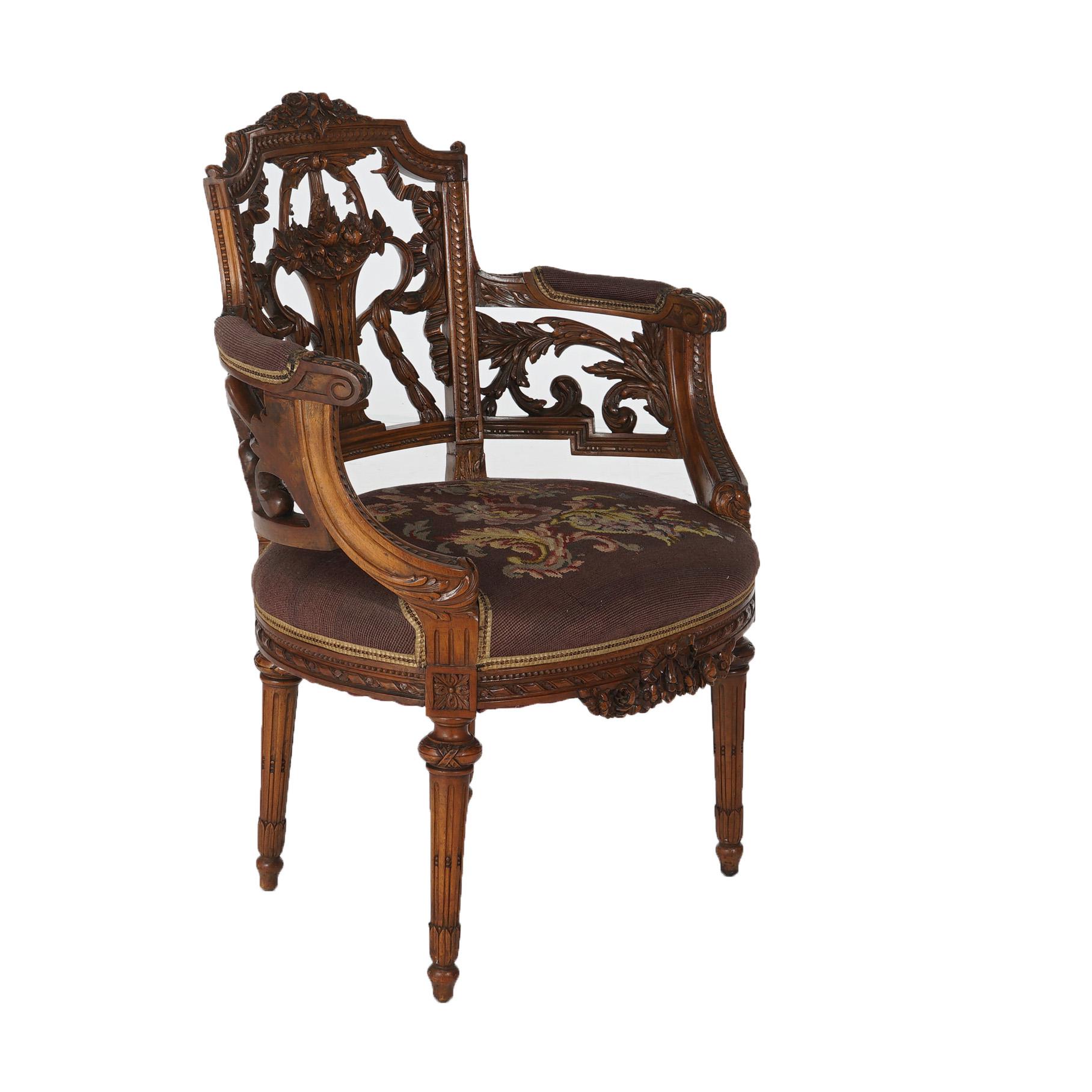 Sedia a cilindro francese in stile Luigi XVI in noce intagliato e reticolato Panier de Fleur in vendita 1