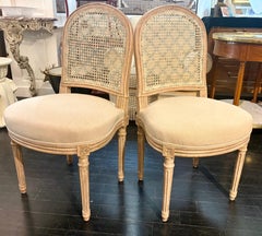 Set di 6 sedie in stile Luigi XVI francese con impagliatura e rivestimento color crema