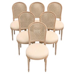 Set di 6 sedie in stile Luigi XVI francese con impagliatura e rivestimento color crema