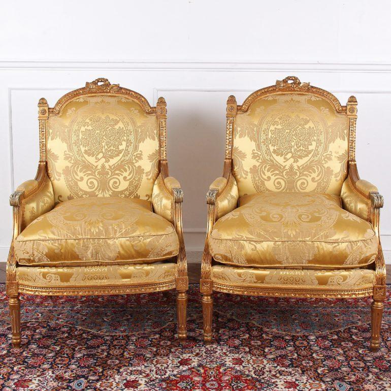 French Louis XVI-Style Settee and 4 Chairs In Good Condition In Vancouver, British Columbia