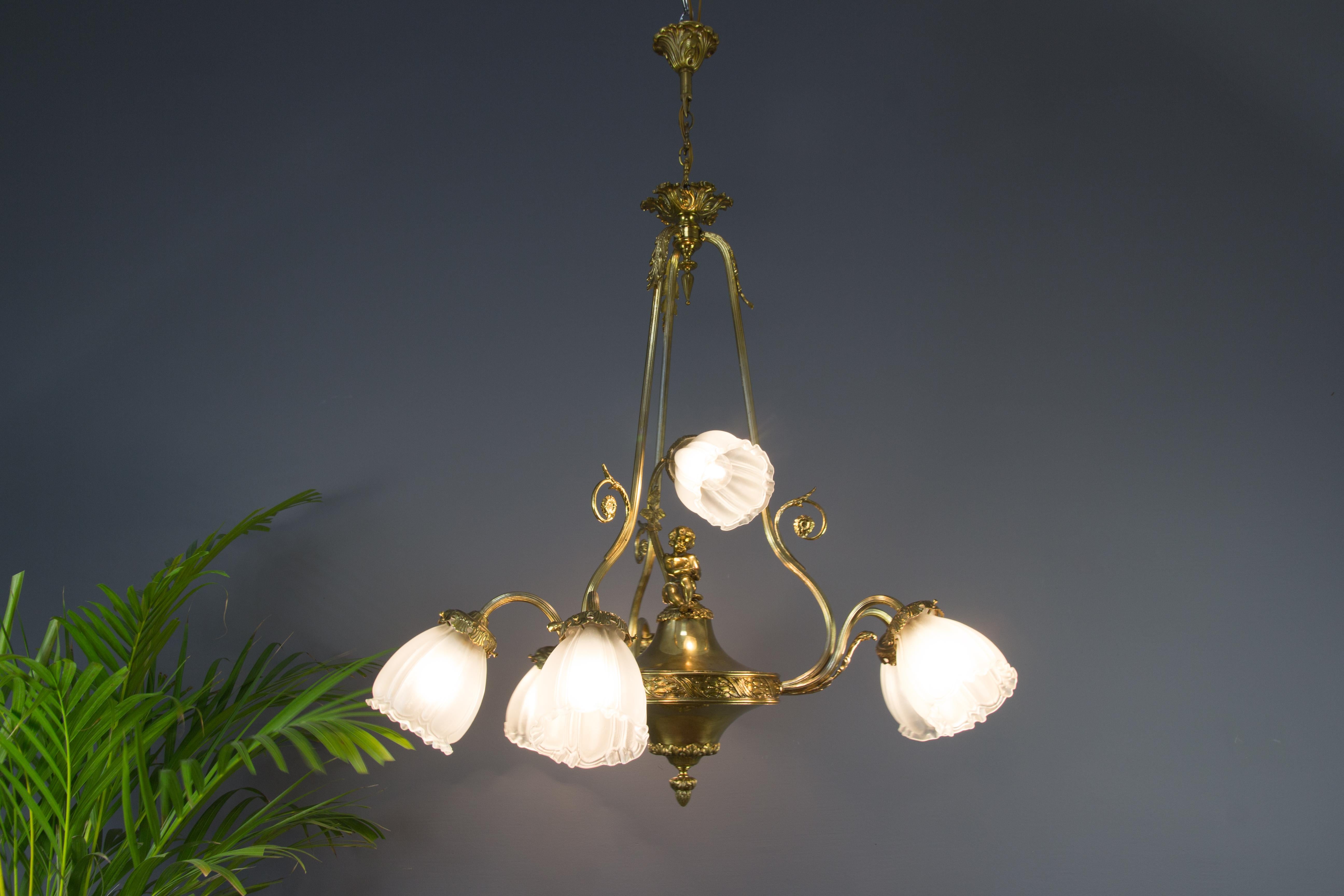 French Louis XVI Style Seven-Light Brass, Bronze and Glass Cherub Chandelier In Good Condition In Barntrup, DE