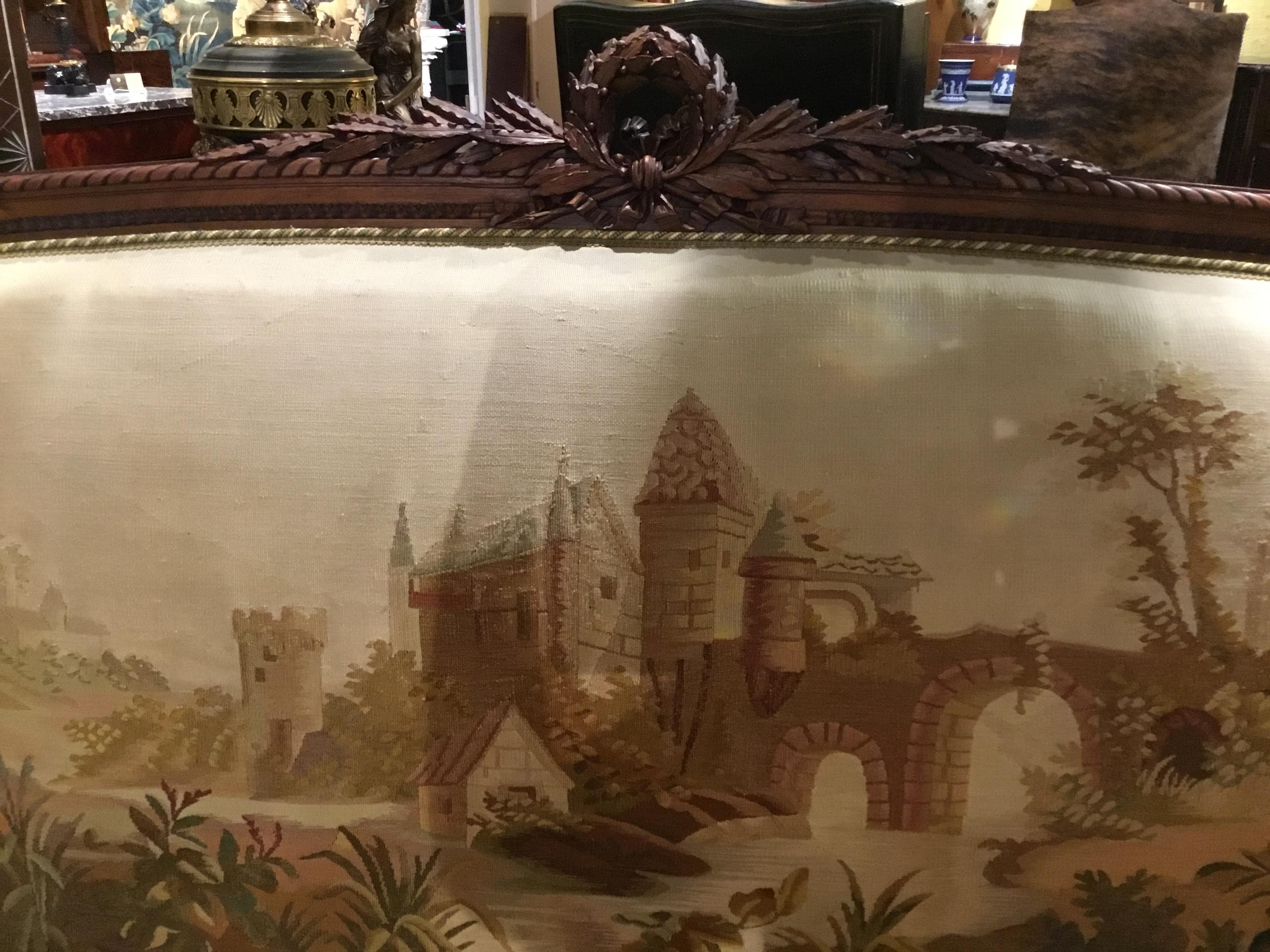 Französisch Louis XVI-Stil siebenteilige Salon-Suite:: Nussbaum 19. Jahrhundert mit Aubusson im Zustand „Gut“ im Angebot in Houston, TX