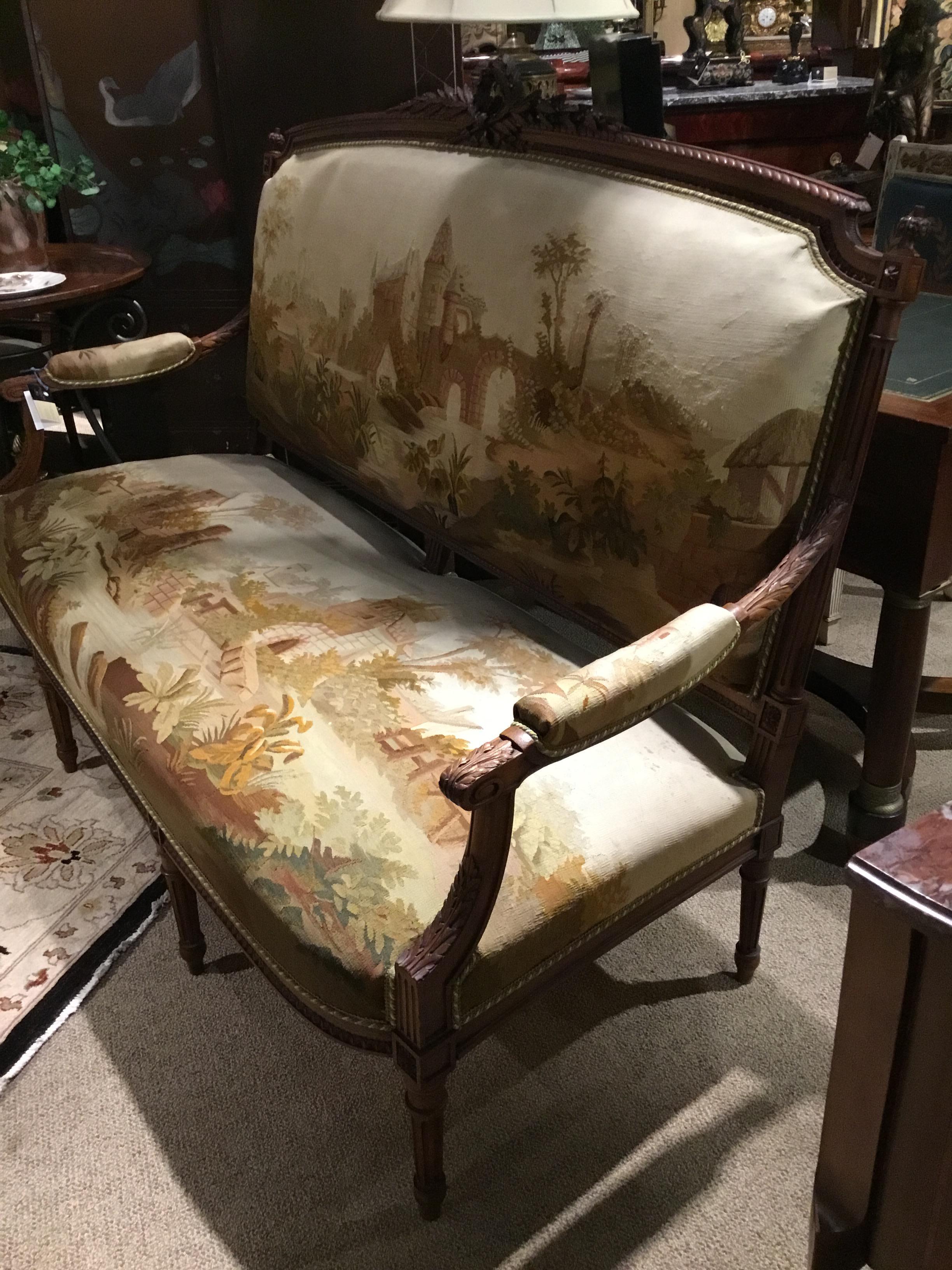 XIXe siècle Suite de salon de style Louis XVI:: en noyer:: 19ème siècle:: avec Aubusson en vente