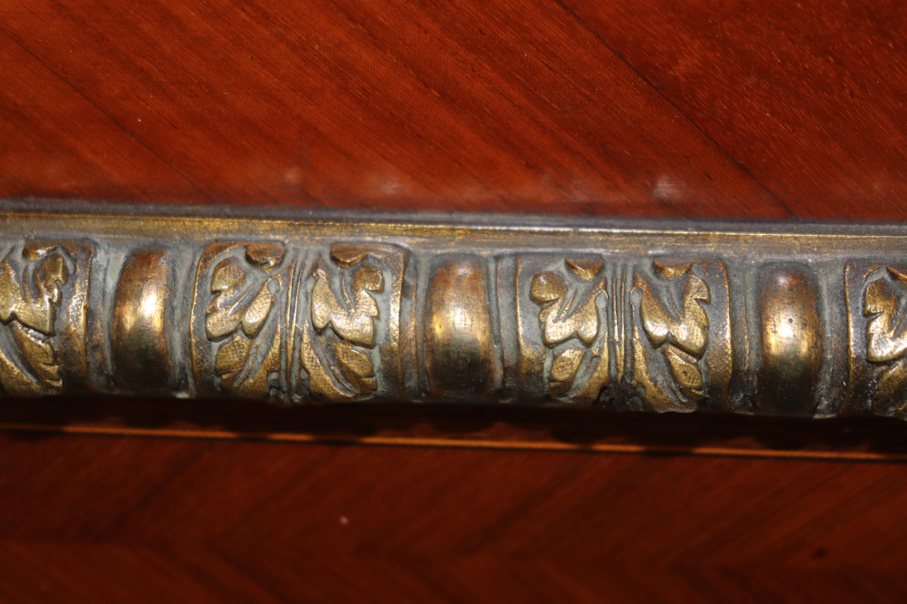 Französisch Louis XVI Stil Sèvres Plaques Bronze montiert Kabinett Server Anrichte im Angebot 9