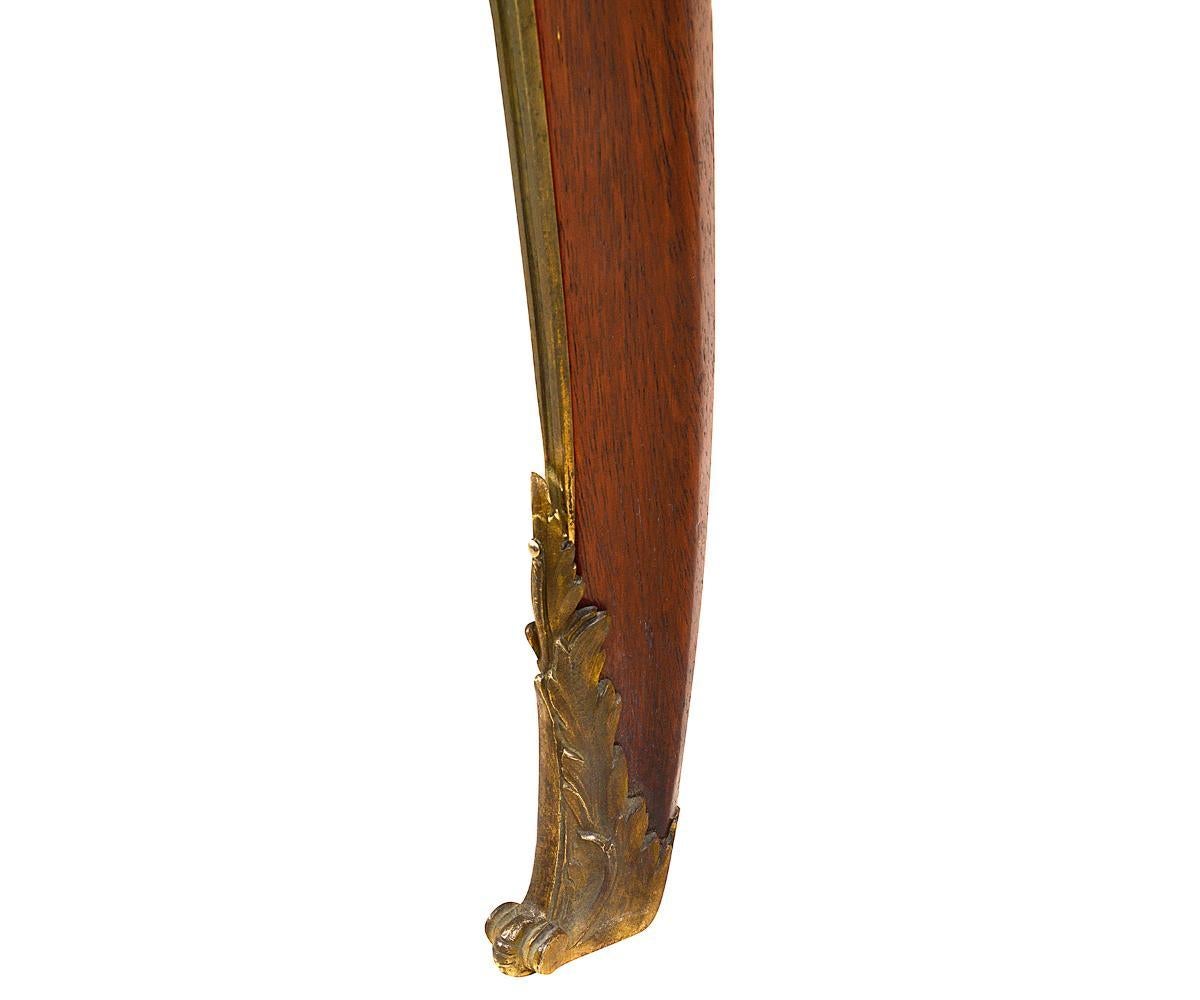 XIXe siècle Table d'appoint de style Louis XVI, vers 1880 en vente
