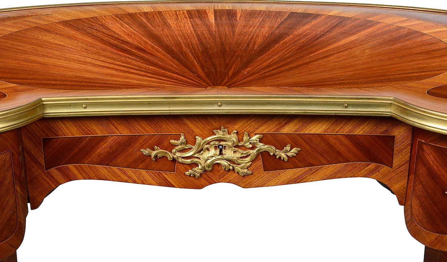 Français Table d'appoint de style Louis XVI, vers 1890 en vente