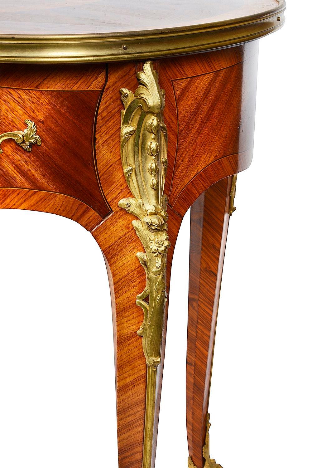 XIXe siècle Table d'appoint de style Louis XVI, vers 1890 en vente