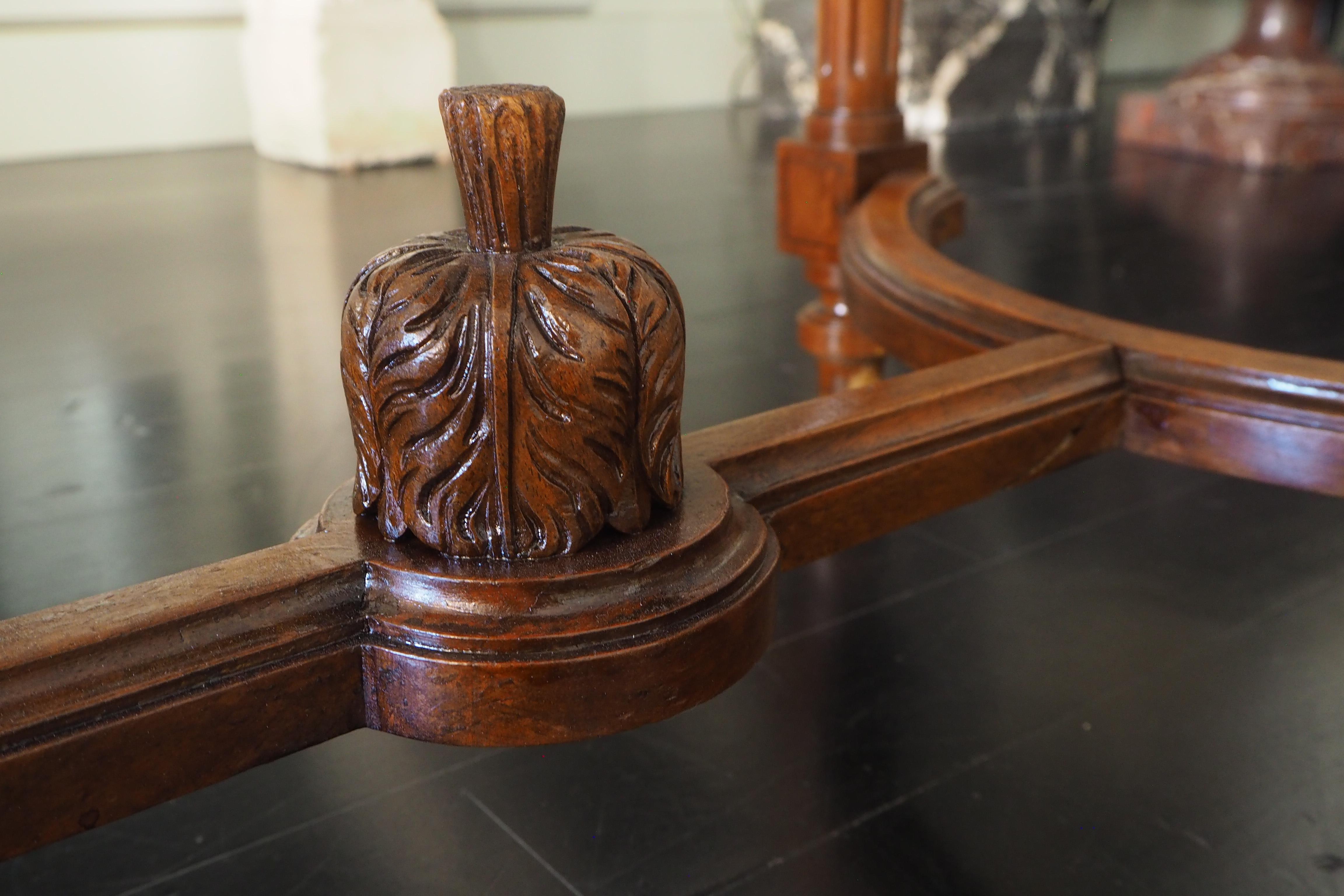 Table d'appoint ou table à écrire française de style Louis XVI, pieds entretoises en vente 3