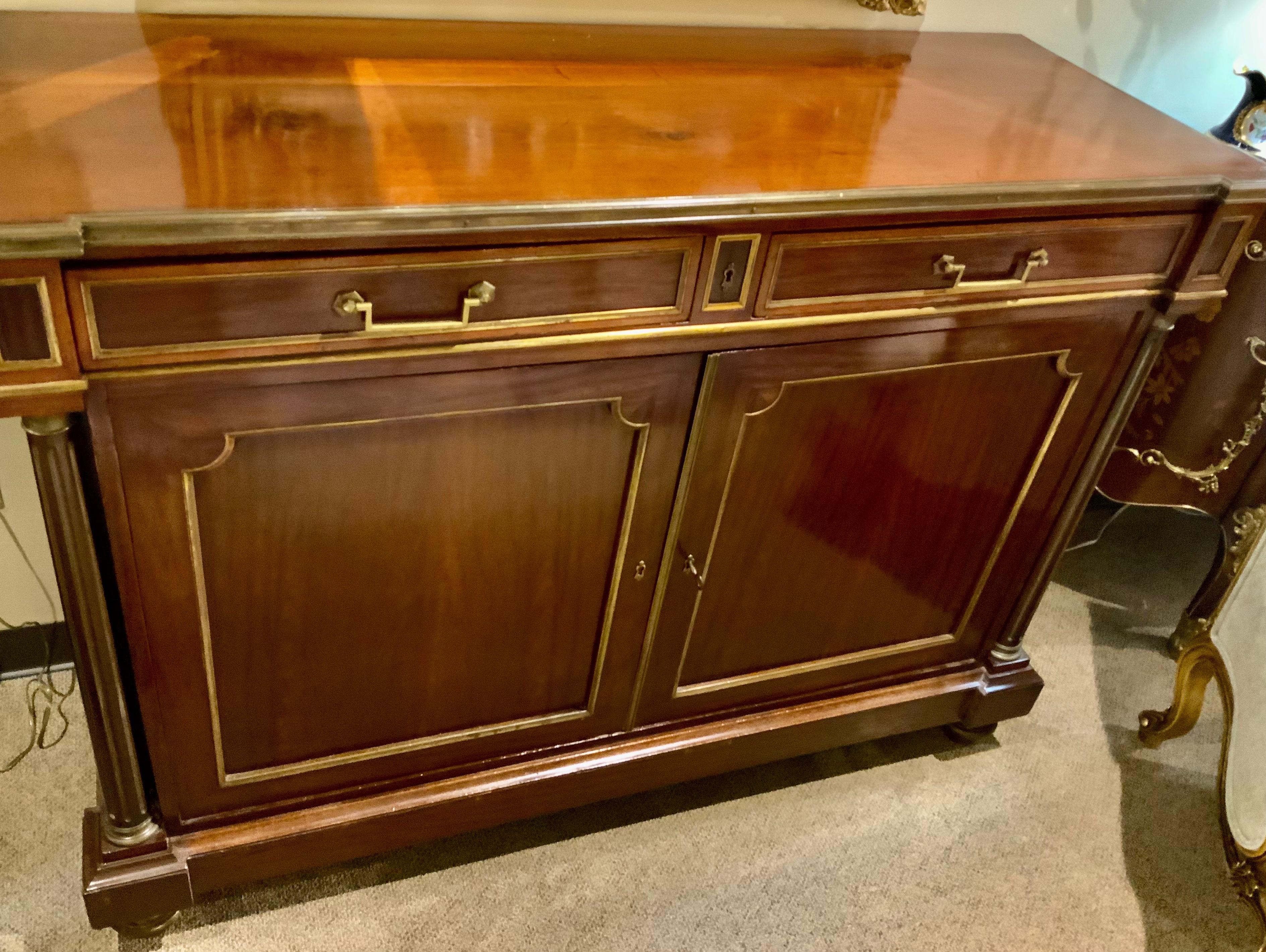 French Louis XVI style sideboard/buffet mahogany 19 th century  For Sale 7