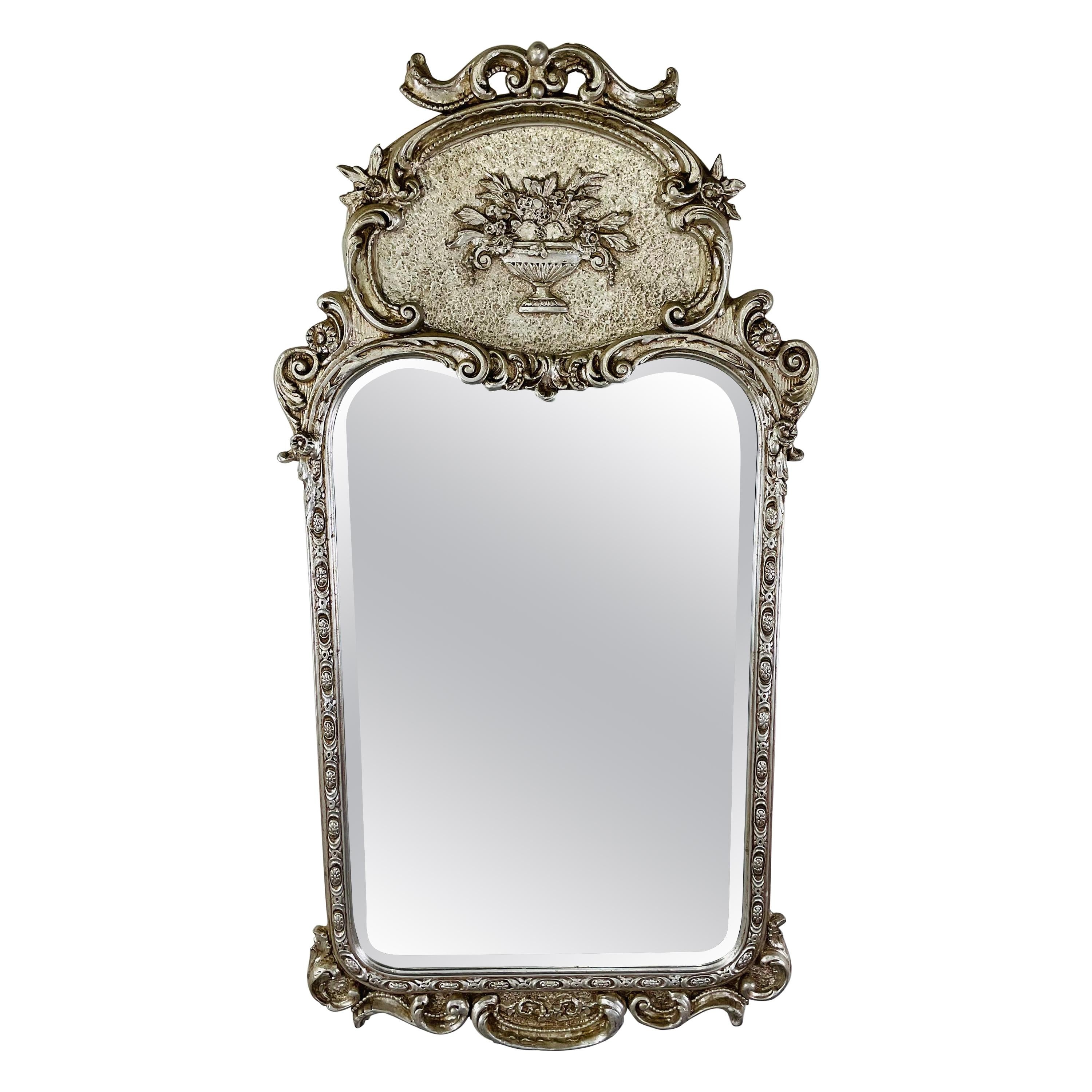Französisch Louis XVI Stil Silber Trumeau Floral Design Wand oder Kaminsims Spiegel im Angebot