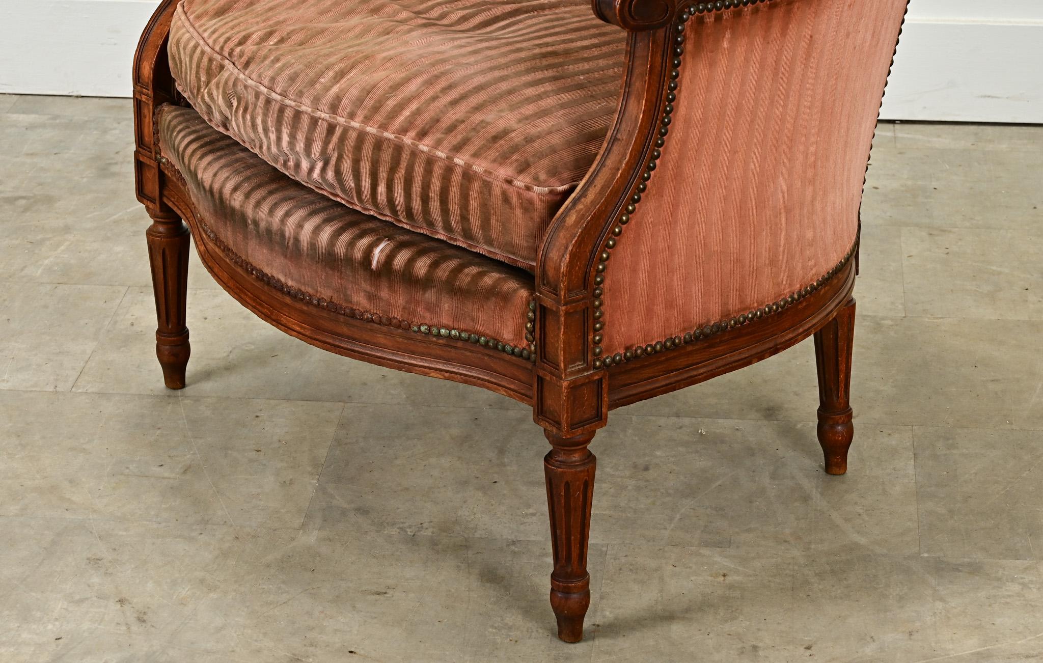 Laiton Bergère simple française de style Louis XVI en vente