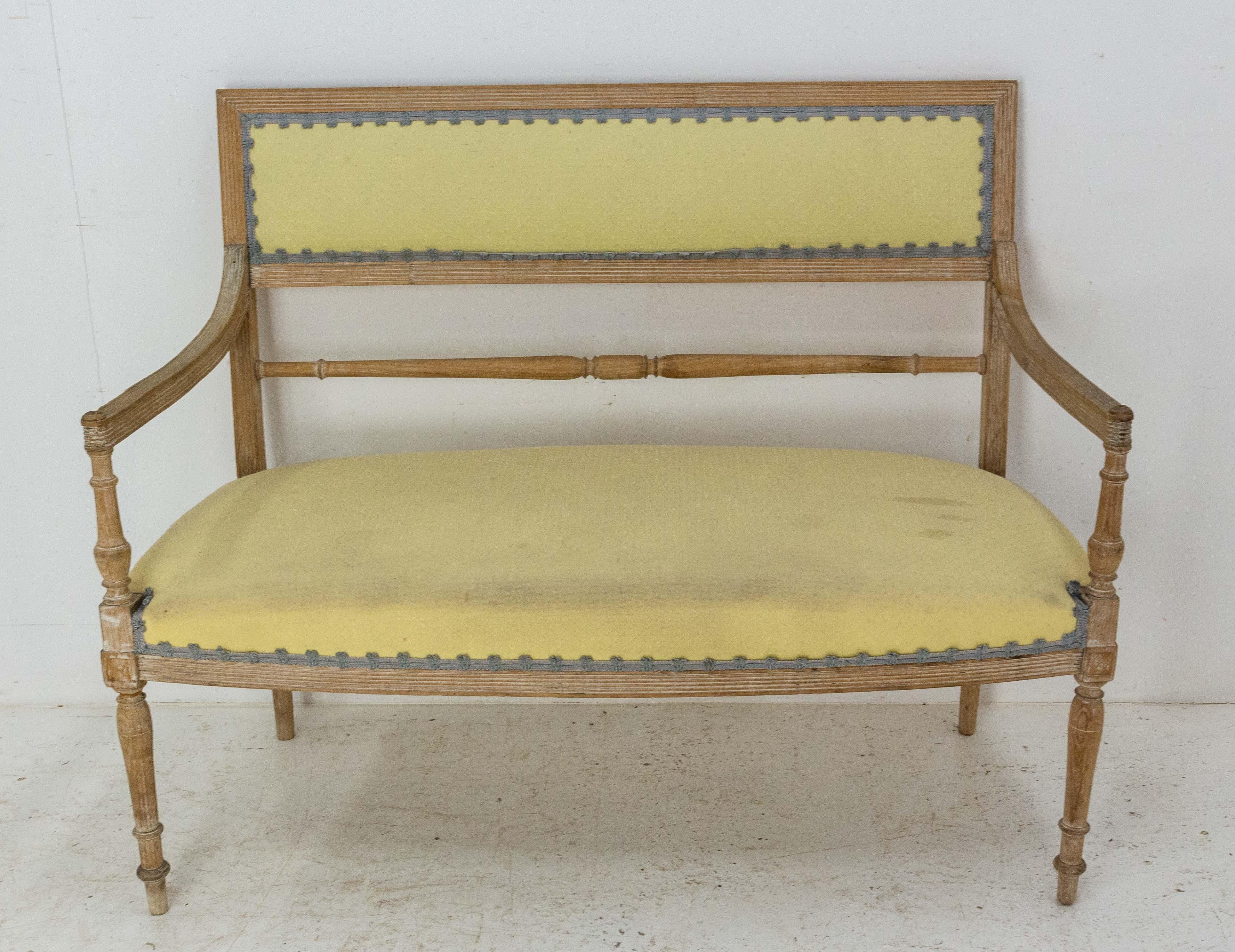 Louis XVI style banquette or sofa 
France circa 1900
Good seating and good upholstery but the fabric needs to be changed
Solid and sound

Shipping:
H 50 L108 H 89 14.6 kg.


