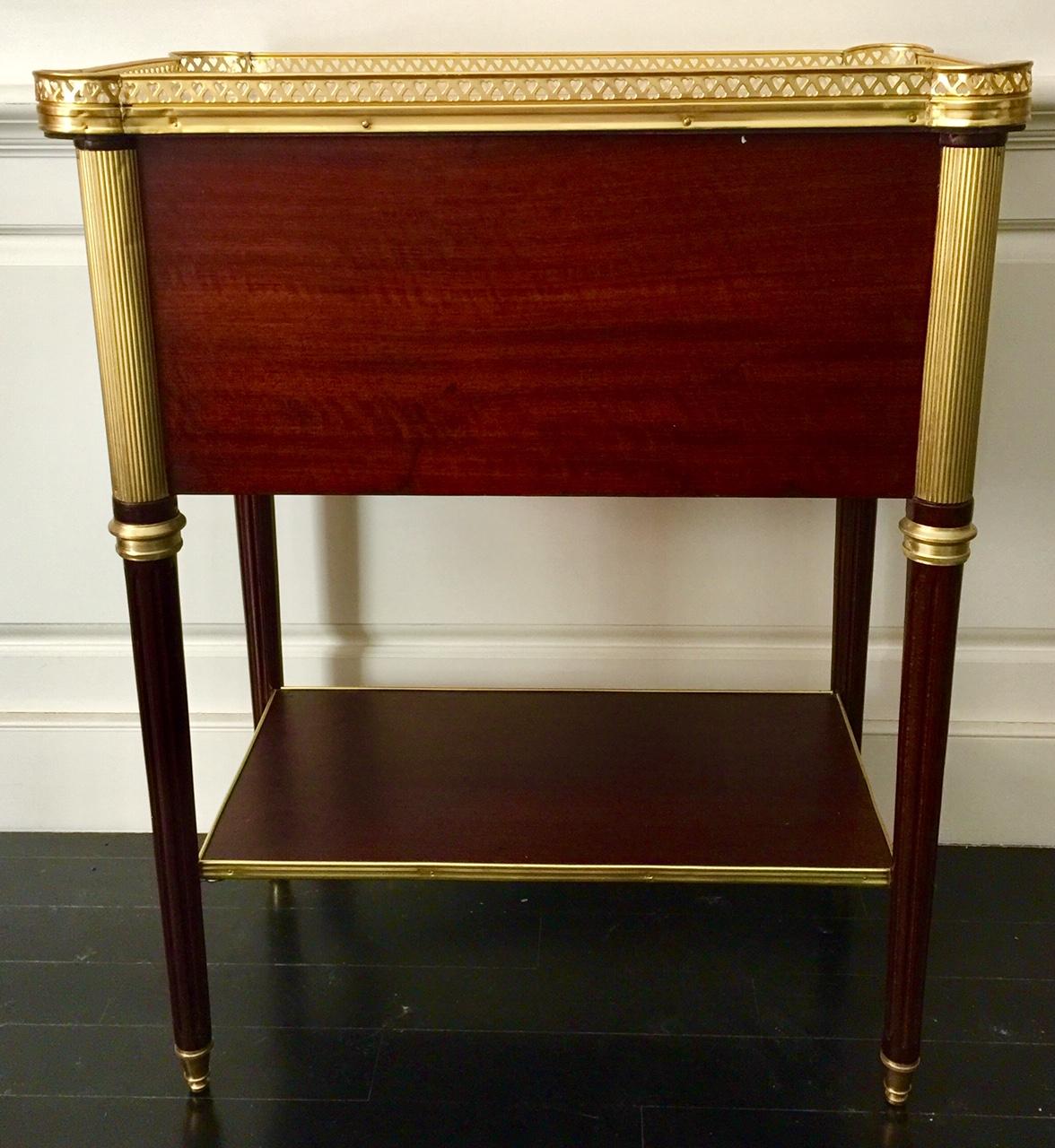 French Louis XVI Style Table in the Manner of Maison Jansen For Sale 4