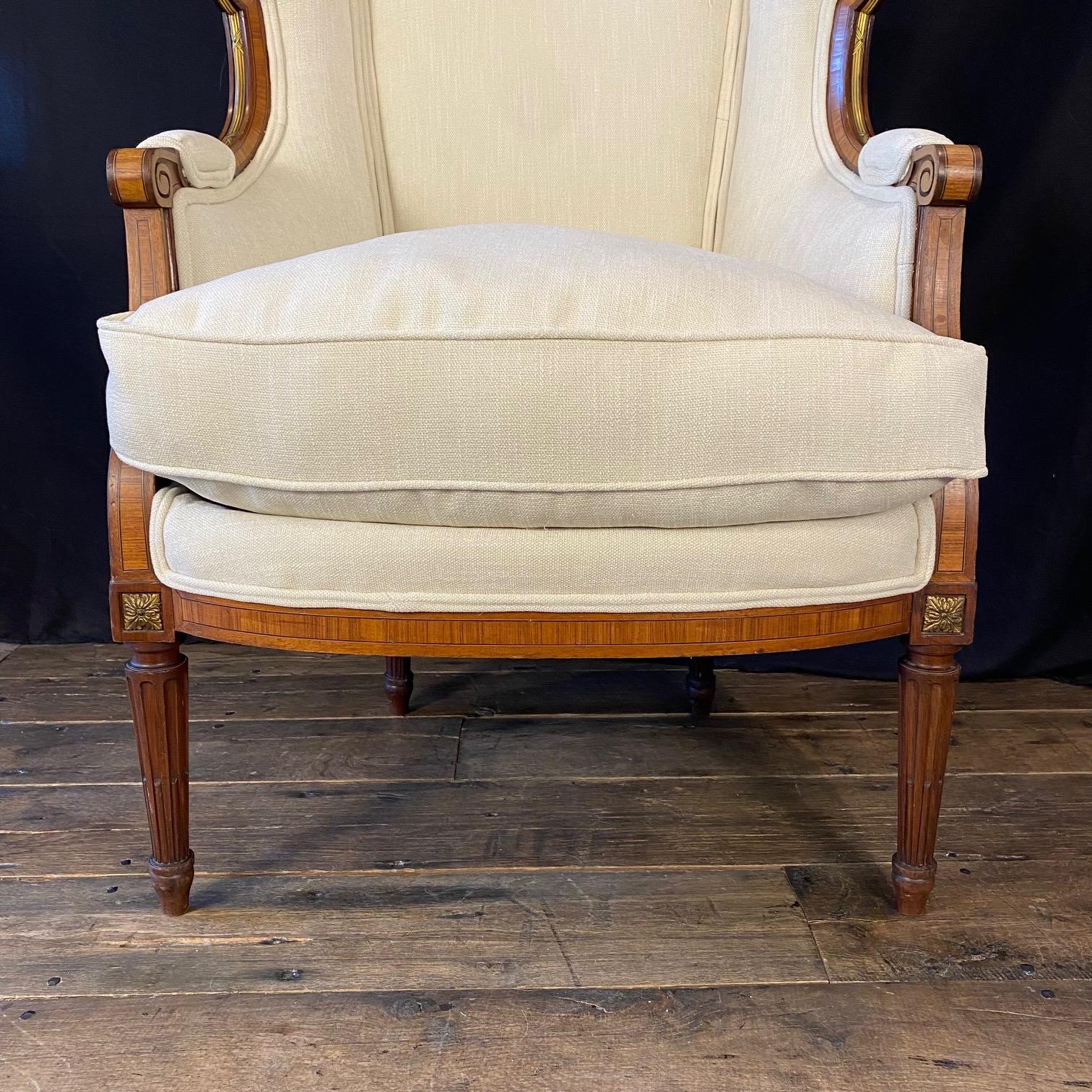 Ensemble deux pièces de style Louis XVI, chaise et pouf Bergere Duchesse Brisee en vente 5