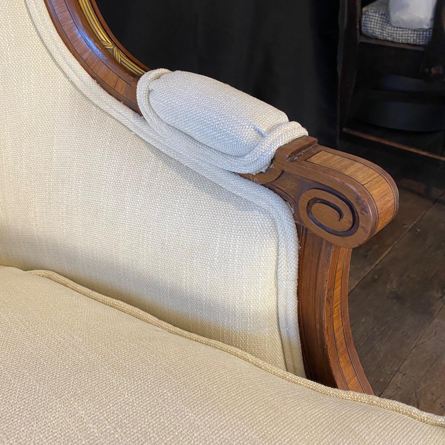 Ensemble deux pièces de style Louis XVI, chaise et pouf Bergere Duchesse Brisee en vente 6