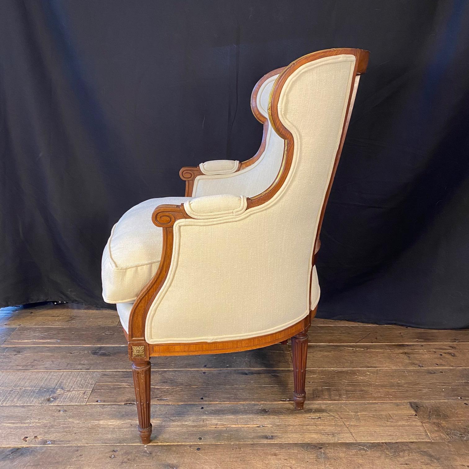 Ensemble deux pièces de style Louis XVI, chaise et pouf Bergere Duchesse Brisee en vente 7