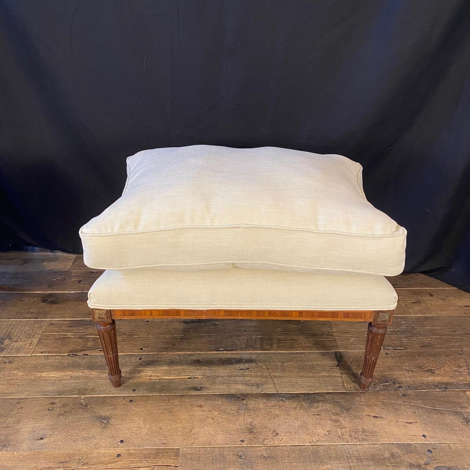 Ensemble deux pièces de style Louis XVI, chaise et pouf Bergere Duchesse Brisee en vente 8
