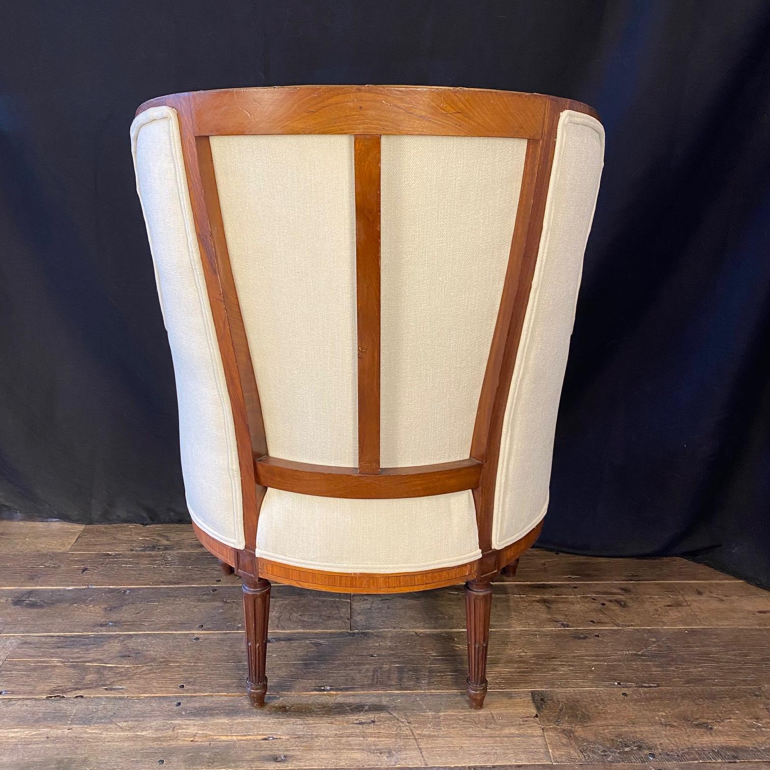 Ensemble deux pièces de style Louis XVI, chaise et pouf Bergere Duchesse Brisee en vente 10